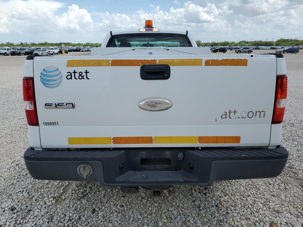 2008 Ford F150 Белый vin: 1FTRF12W48KB28951 Damage: Tailgate Molding, Missing, Replacement Required