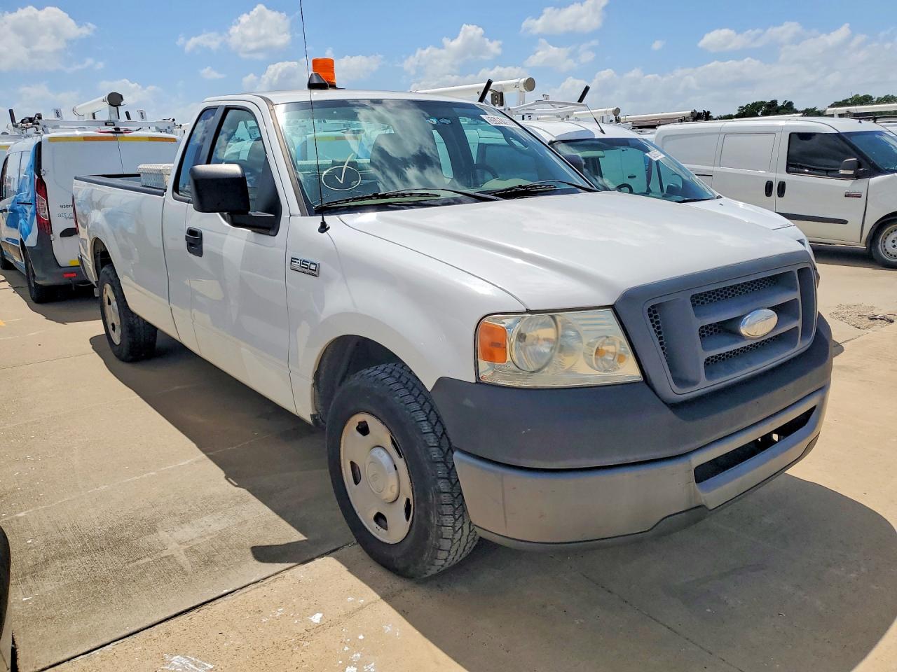 2008 Ford F150 White vin: 1FTRF12W48KB87918