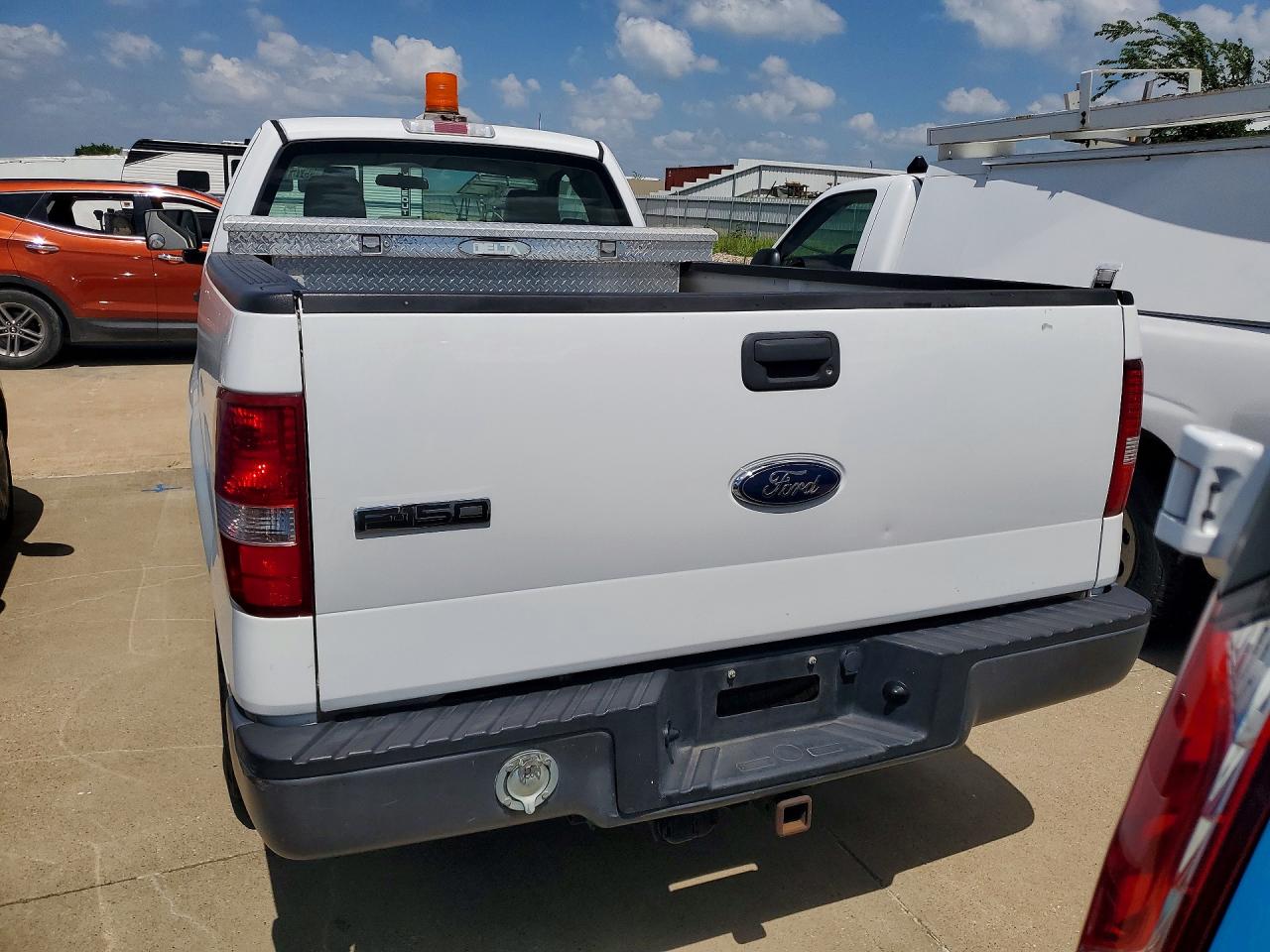 2008 Ford F150 White vin: 1FTRF12W48KB87918