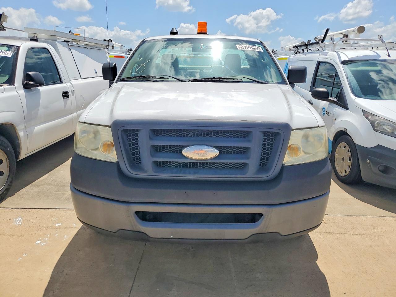 2008 Ford F150 White vin: 1FTRF12W48KB87918