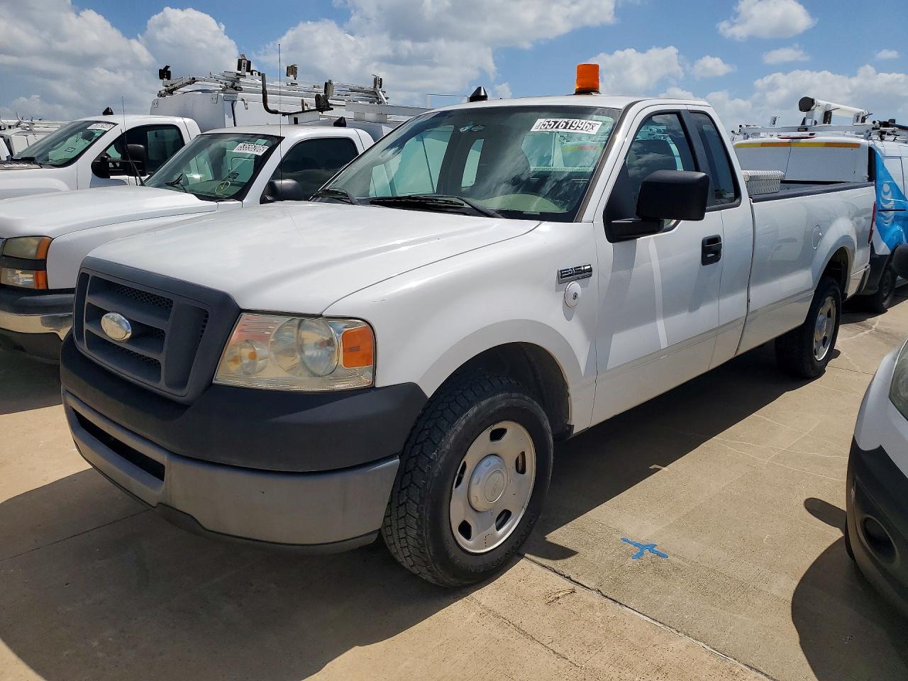 2008 Ford F150 White vin: 1FTRF12W48KB87918