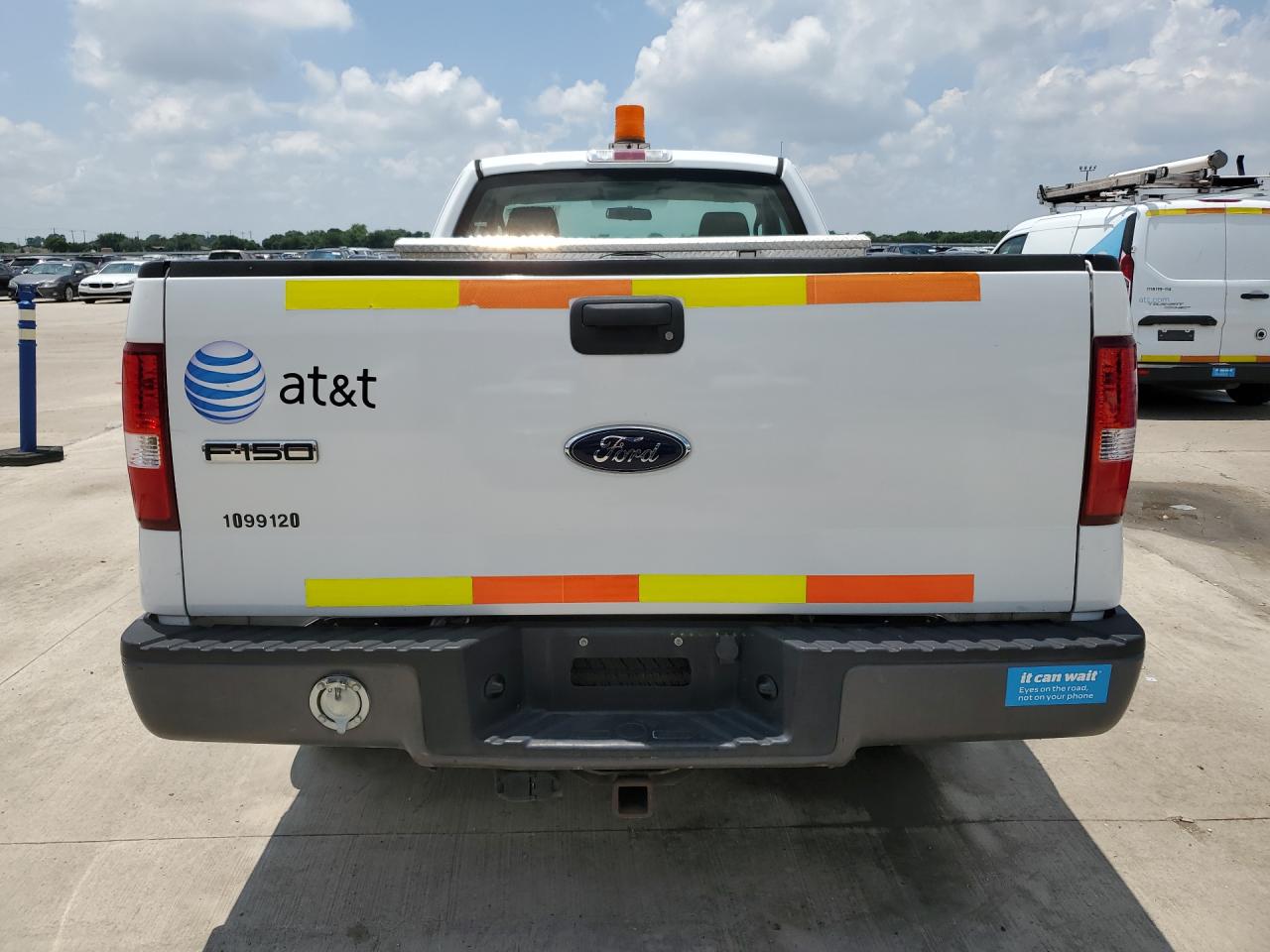 2008 Ford F150 White vin: 1FTRF12W48KB87918 Damage: Tailgate, Heavy Scratch, 1/2 To 1 Inch