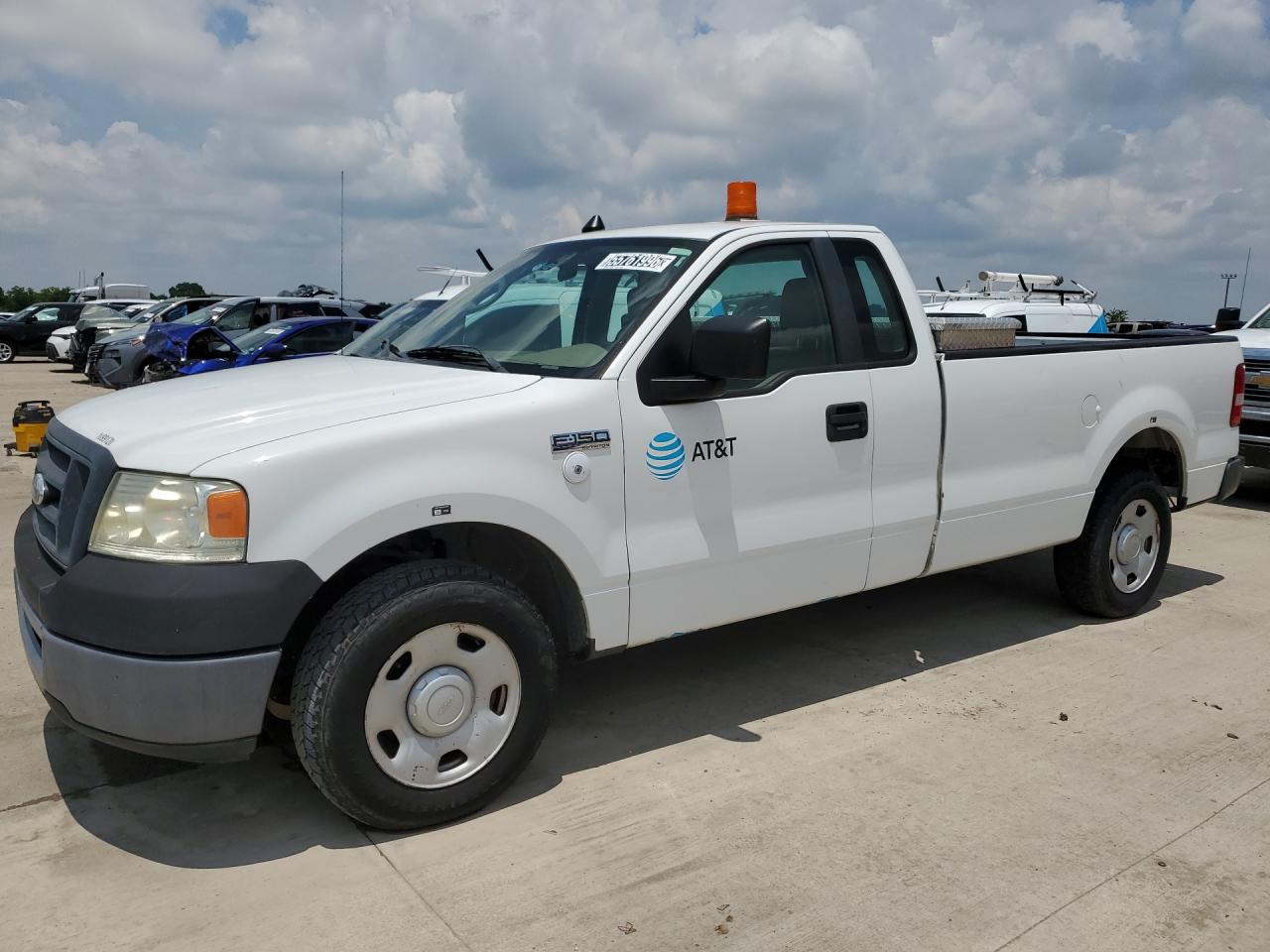 2008 Ford F150 White vin: 1FTRF12W48KB87918 Damage: Left Front Door, Heavy Scratch, 1 To 2 Inches