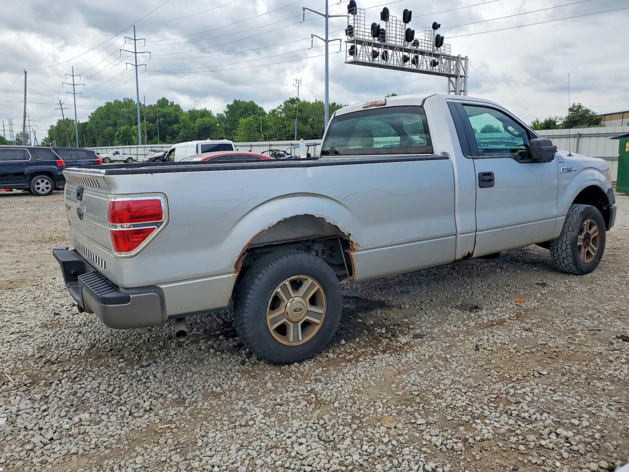 2009 Ford F150 Silver vin: 1FTRF12W49KA73273