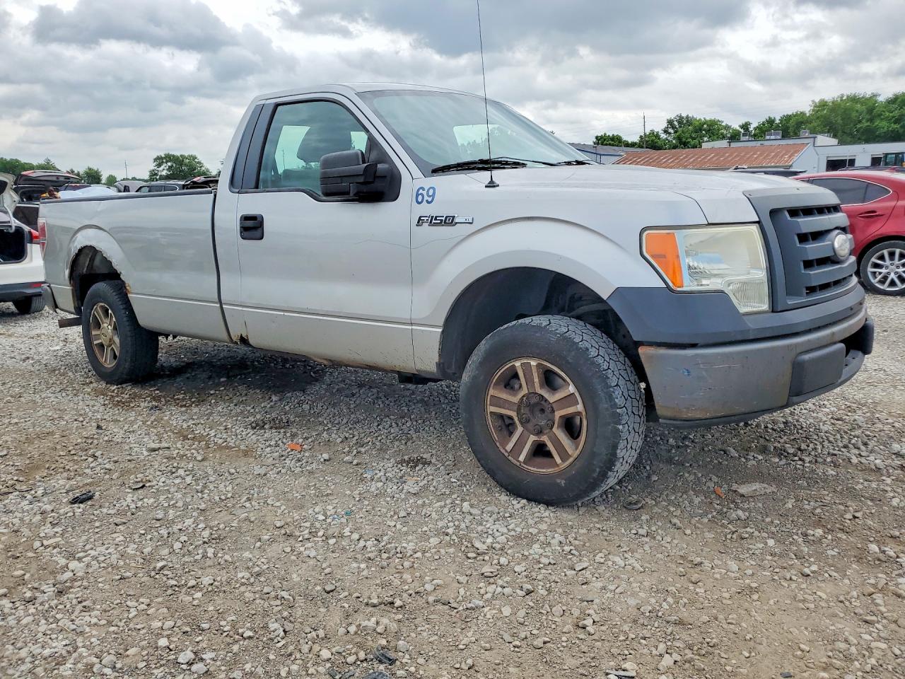 2009 Ford F150 Silver vin: 1FTRF12W49KA73273