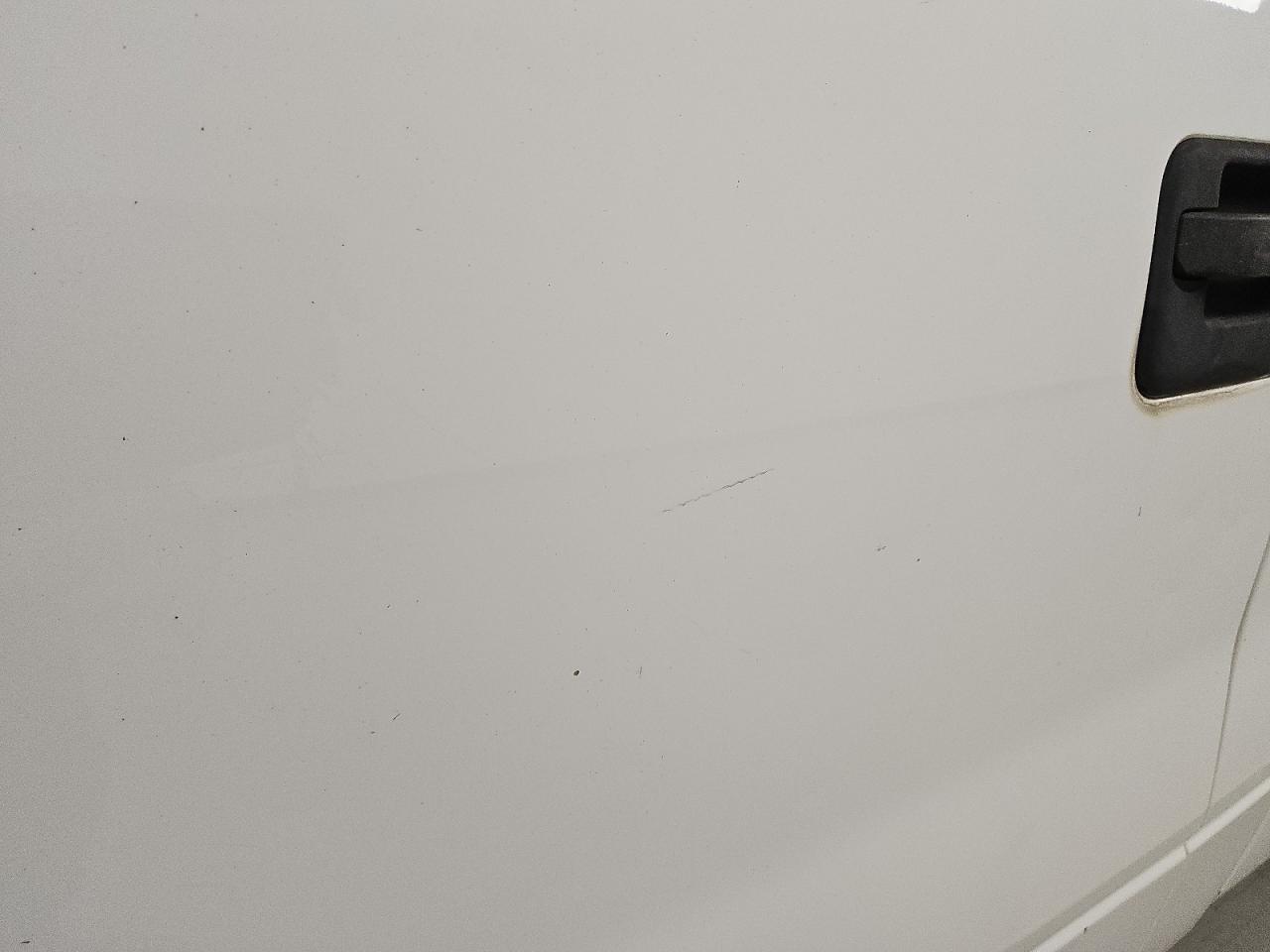 2009 Ford F150 Белый vin: 1FTRF12W49KA89179 Damage: Left Front Door, Heavy Scratch, 3 To 4 Inches