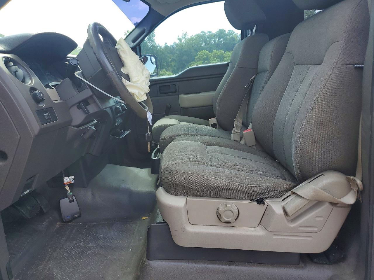 2009 Ford F150 Красный vin: 1FTRF12W49KA90400