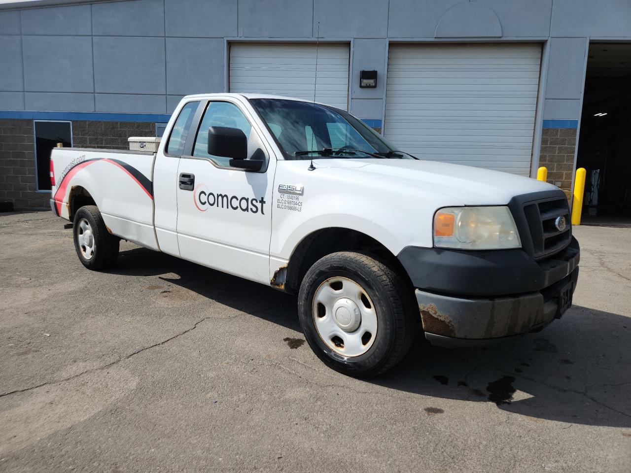 2005 Ford F150 White vin: 1FTRF12W55NB11103 Damage: Right Front Fender, Rust, Severe Damage