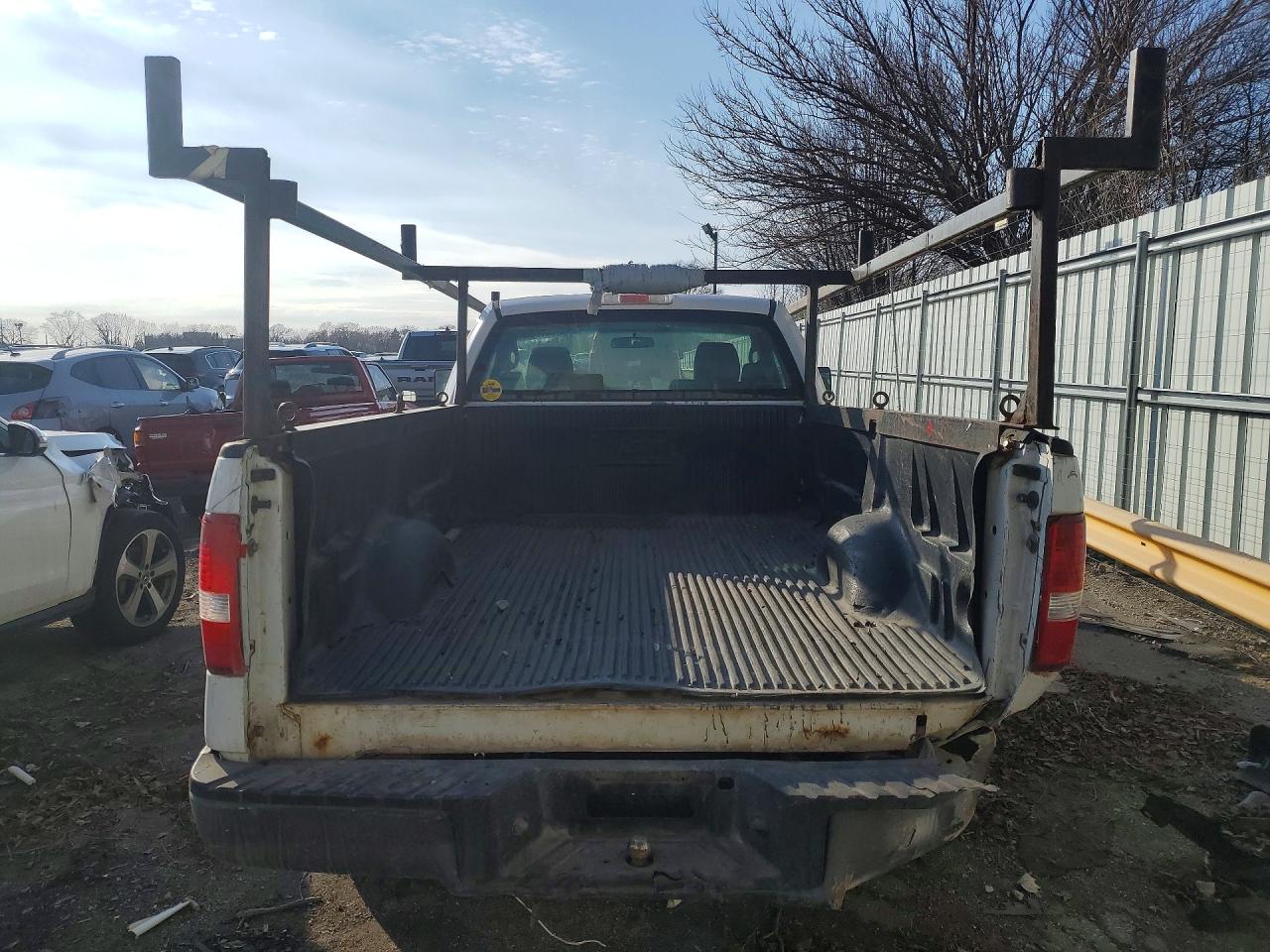 2006 Ford F150 White vin: 1FTRF12W56KD56972