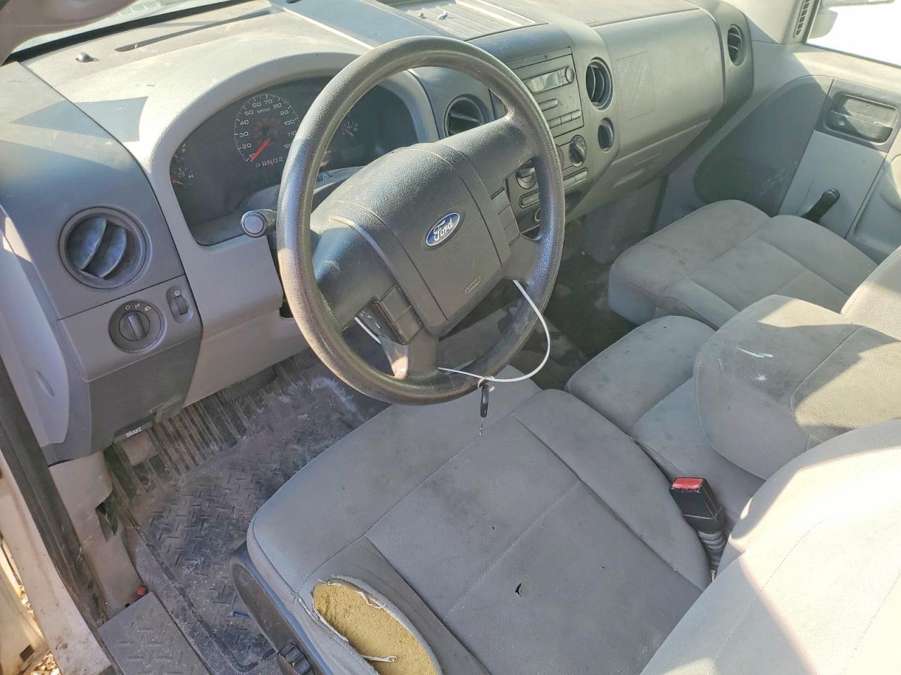 2006 Ford F150 White vin: 1FTRF12W56KD56972