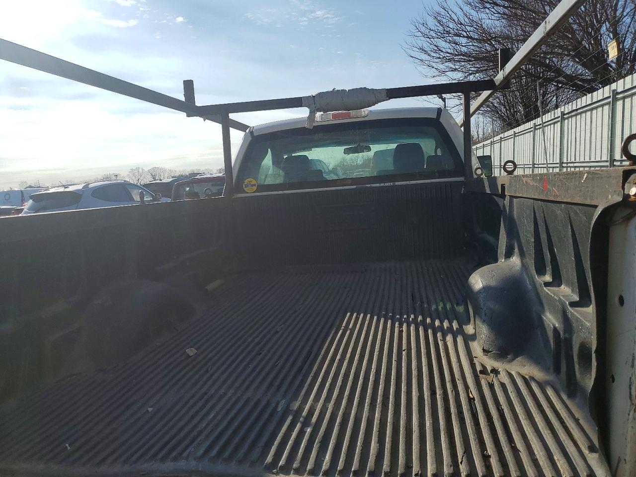2006 Ford F150 White vin: 1FTRF12W56KD56972