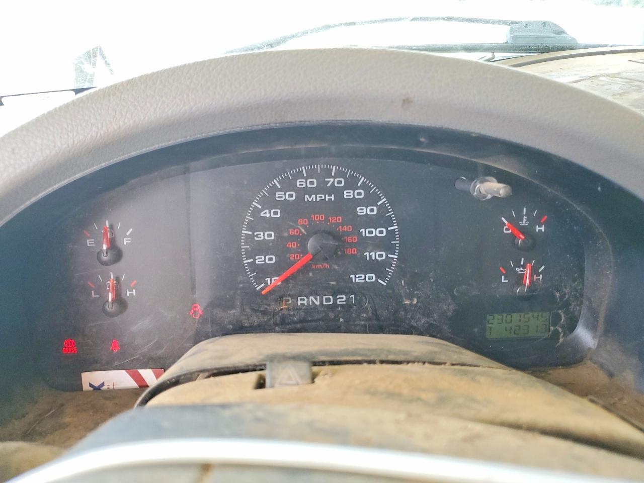 2006 Ford F150 White vin: 1FTRF12W56NB89172
