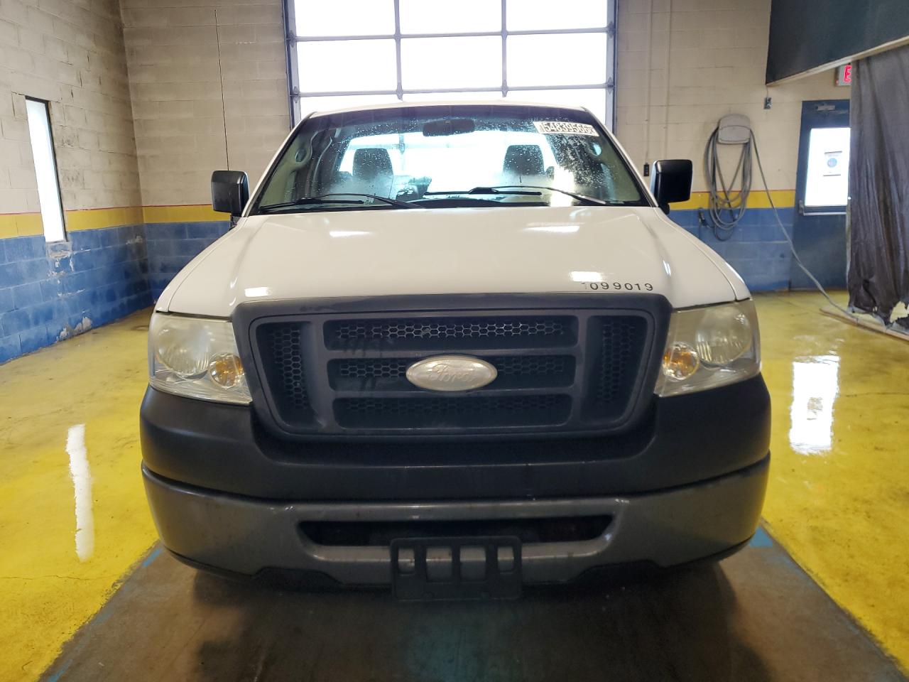 2007 Ford F150 White vin: 1FTRF12W57KD54057 Damage: Front Metal Bumper Painted, Dent(S) W/ Paint Dmg, 5 To 6 Inches