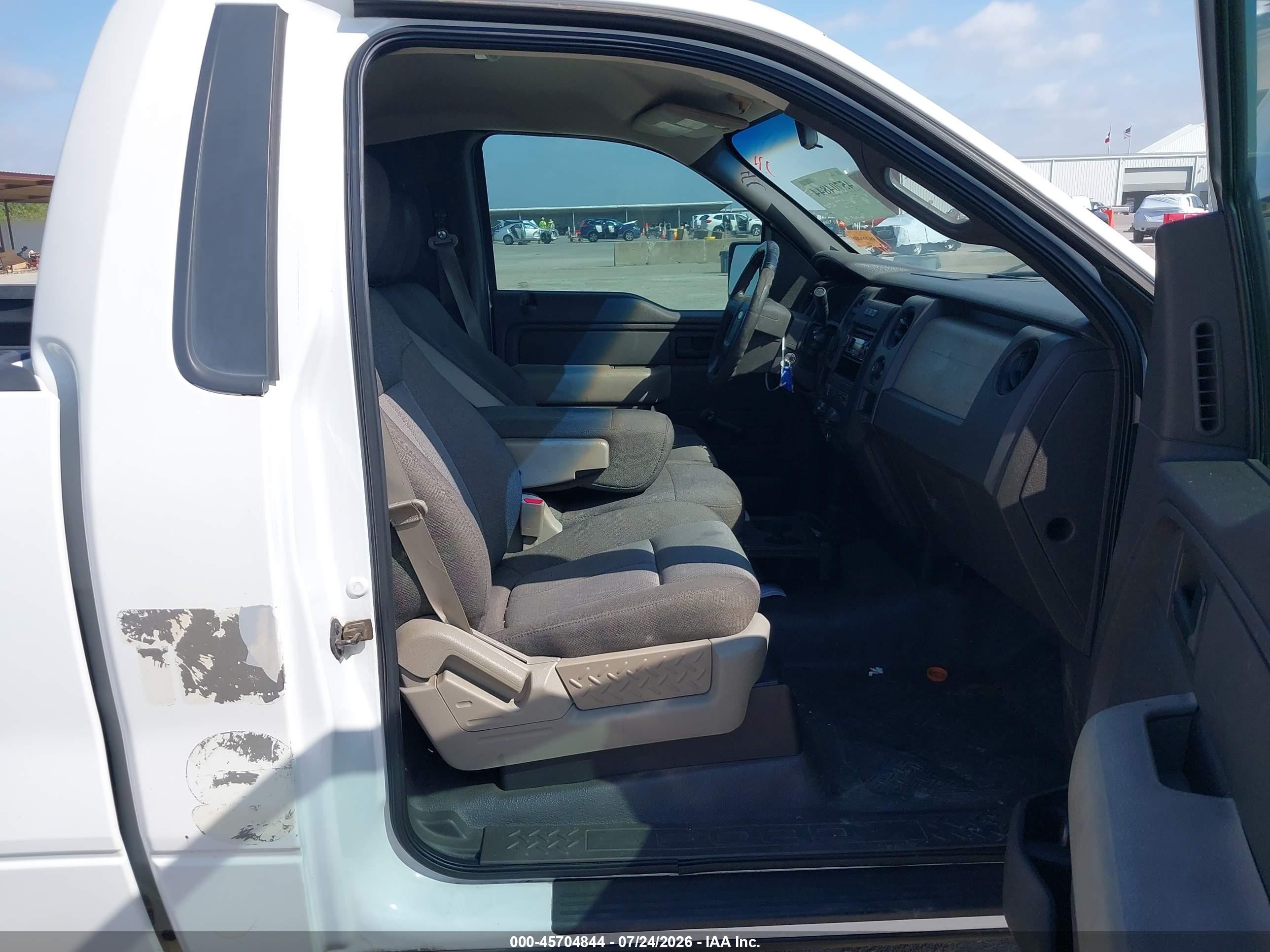 2009 Ford F-150 Stx/xl/xl W/midbox Prep/xlt/xlt W/midbox Prep White vin: 1FTRF12W59KA70379