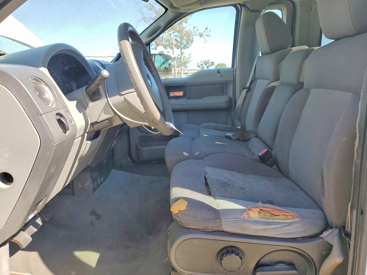 2004 Ford F150 White vin: 1FTRF12W64NA78451