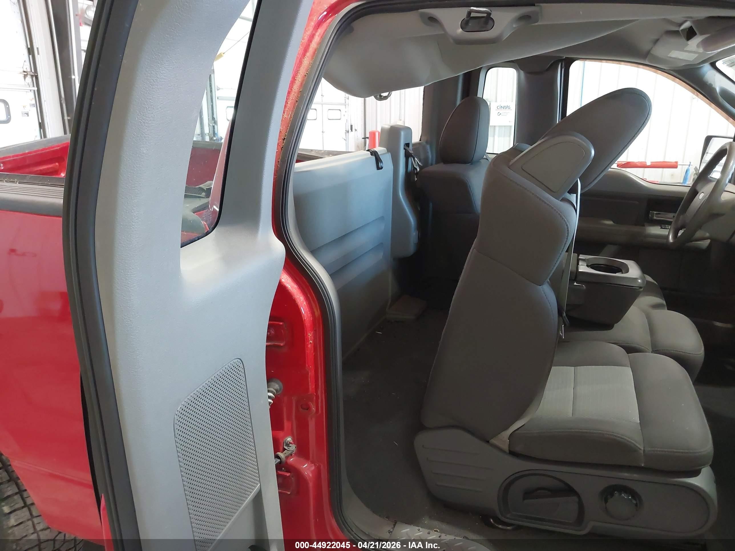 2005 Ford F-150 Stx/xl/xlt Red vin: 1FTRF12W65KF11401