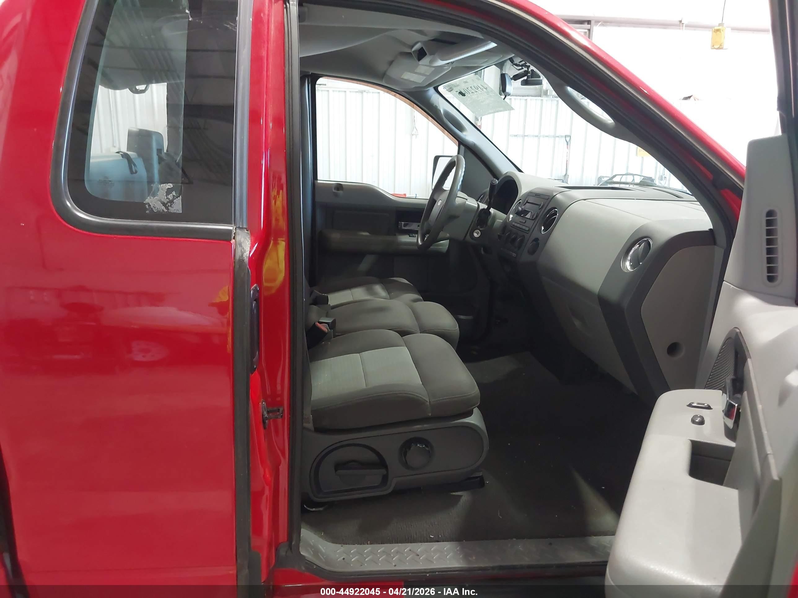 2005 Ford F-150 Stx/xl/xlt Red vin: 1FTRF12W65KF11401