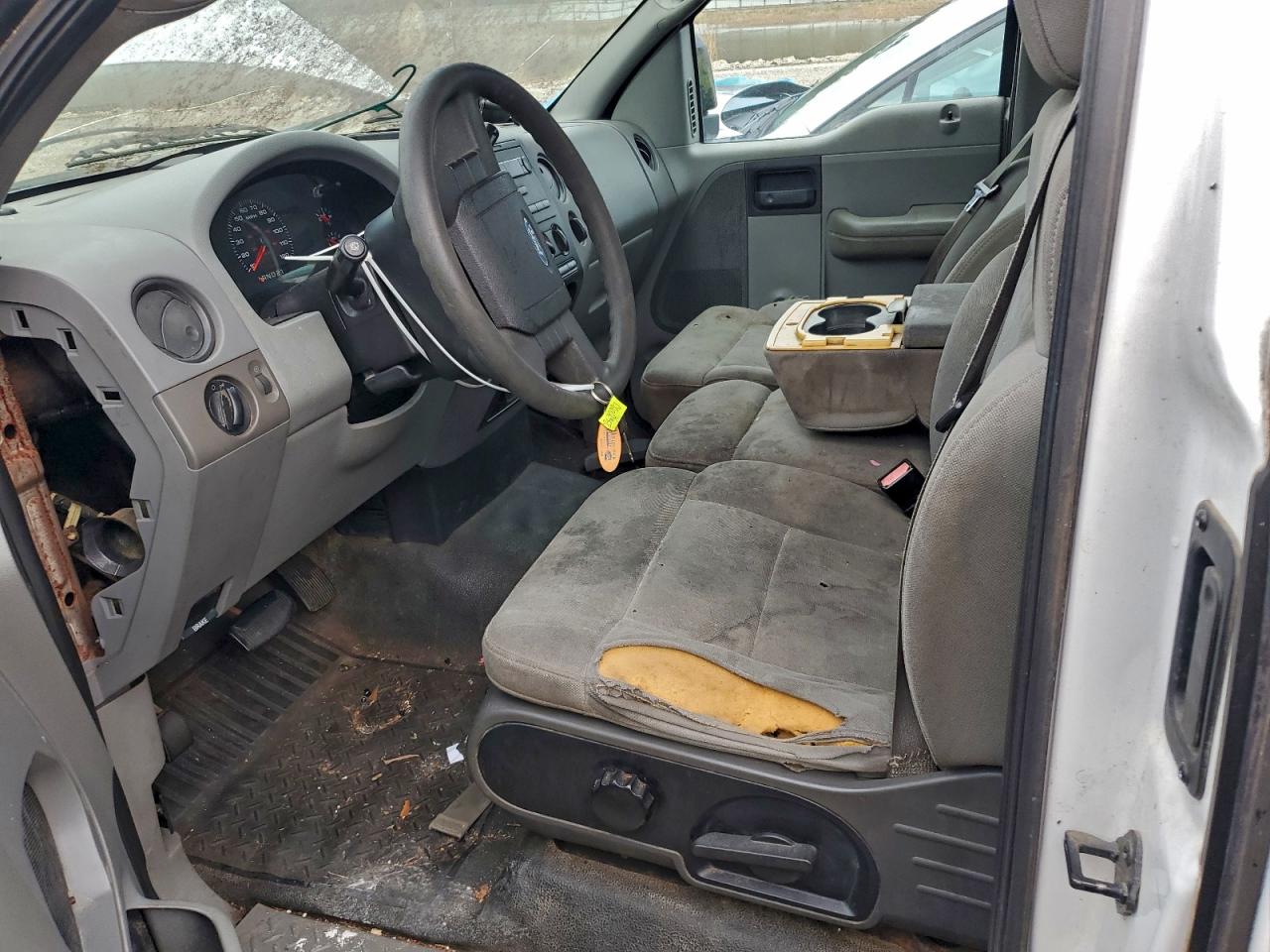 2004 Ford F-150 White vin: 1FTRF12W74NC60238