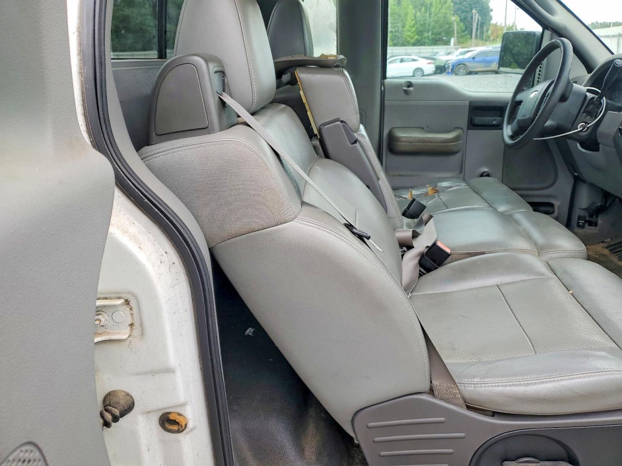2004 Ford F150 White vin: 1FTRF12W74NC65875