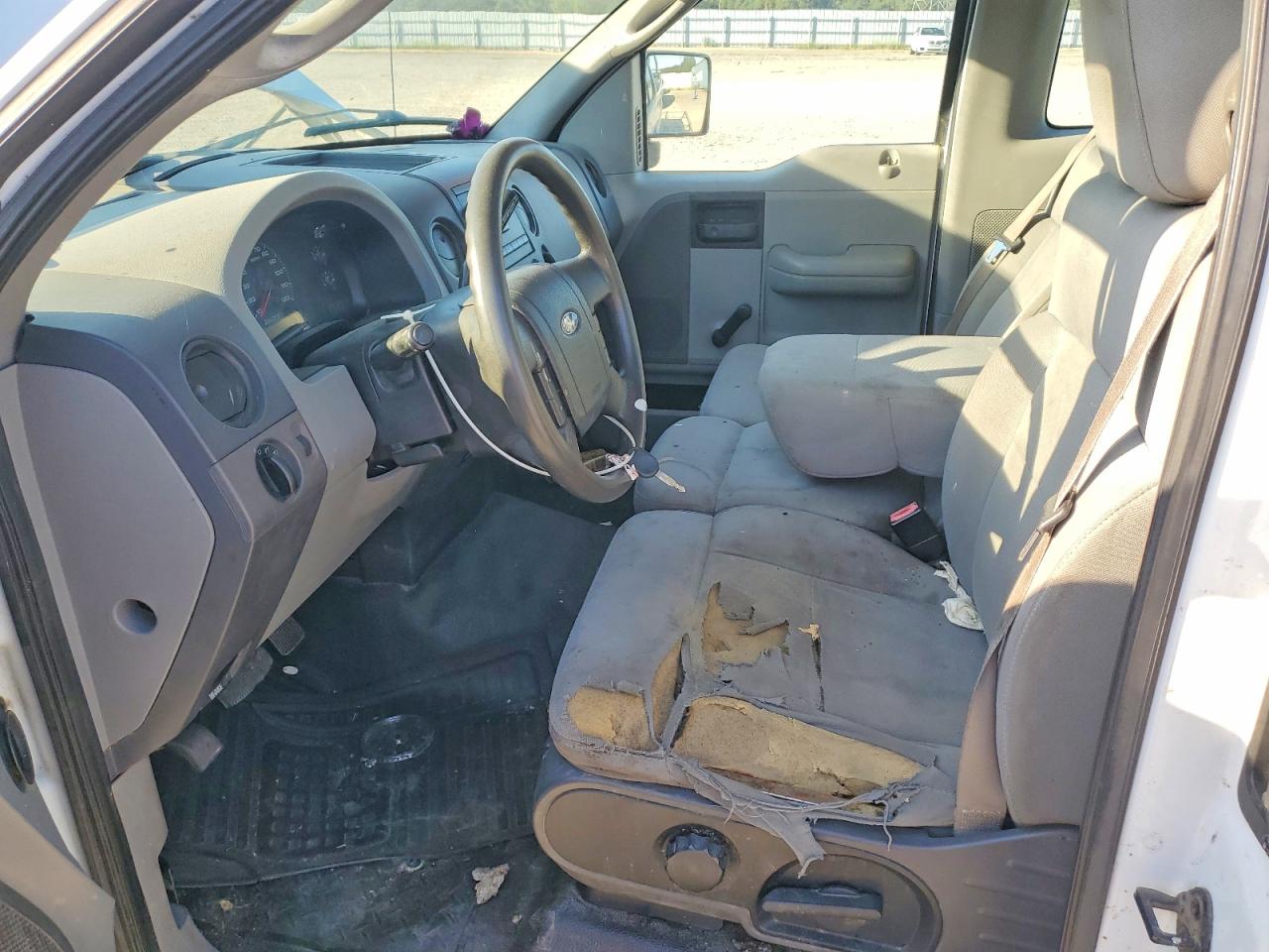 2005 Ford F150 White vin: 1FTRF12W75NA08300