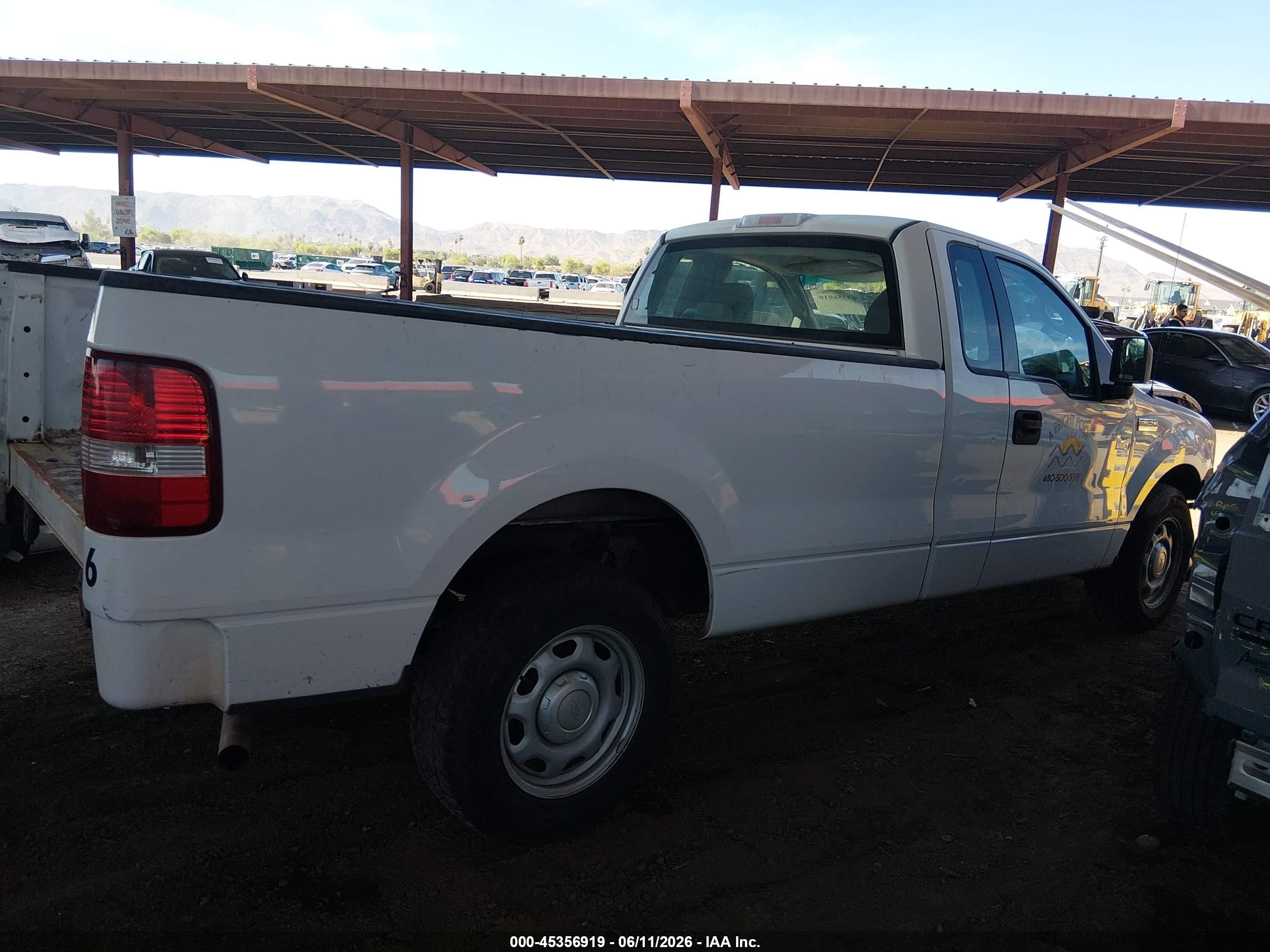 2005 Ford F-150 Stx/xl/xlt White vin: 1FTRF12W75NB27285