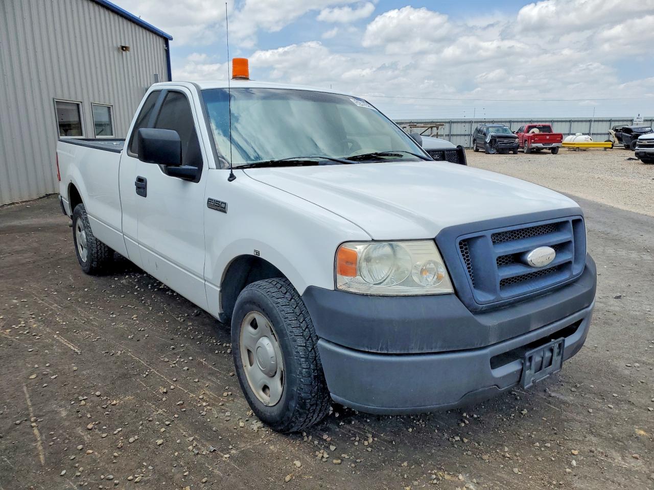 2008 Ford F150 White vin: 1FTRF12W78KB87900