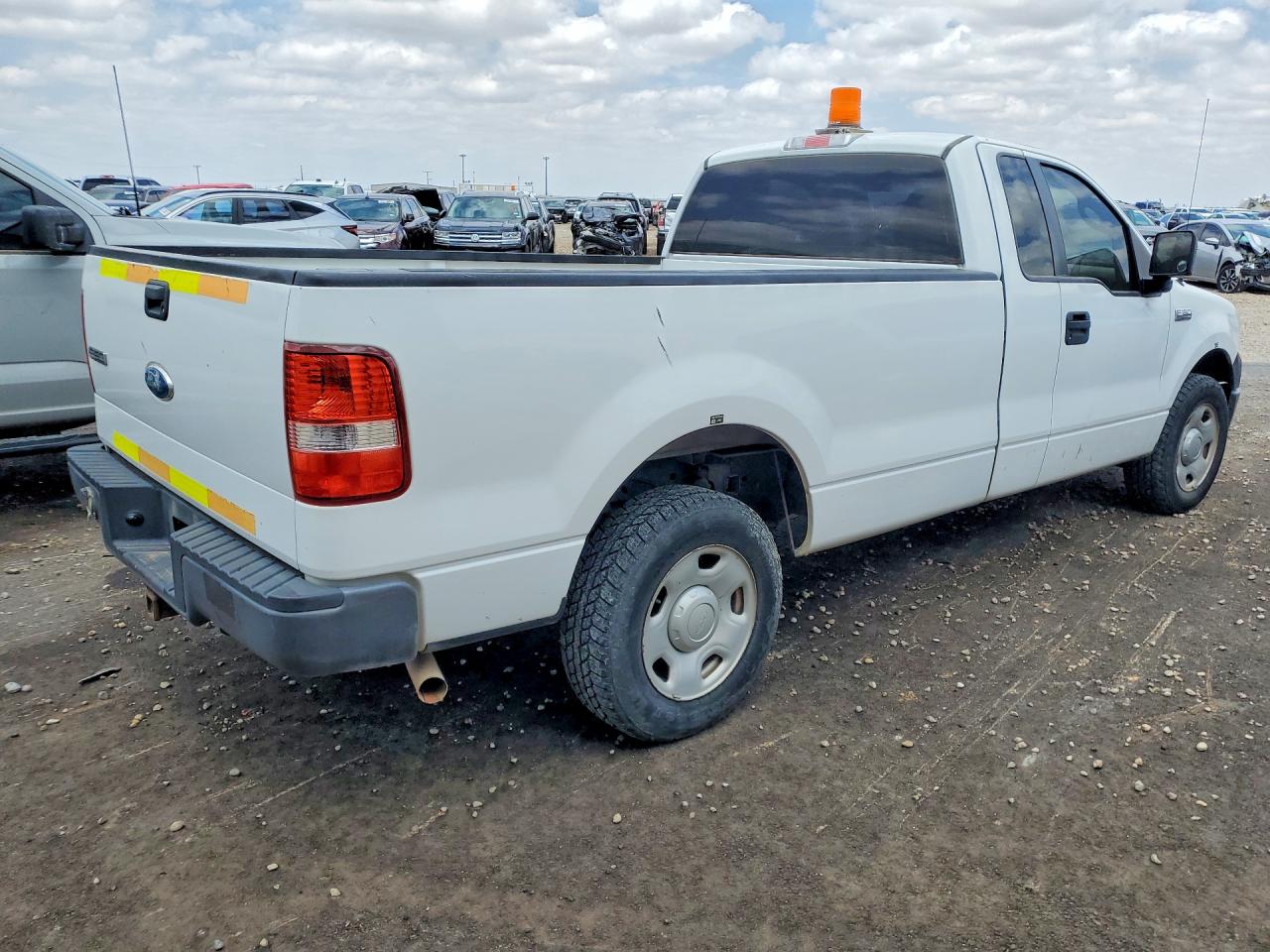 2008 Ford F150 White vin: 1FTRF12W78KB87900