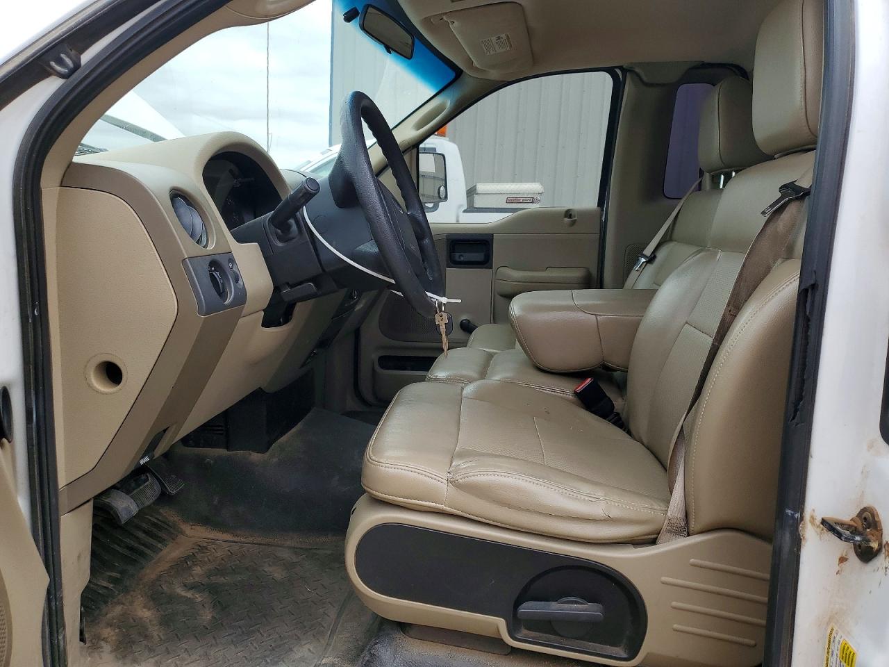 2008 Ford F150 White vin: 1FTRF12W78KB87900