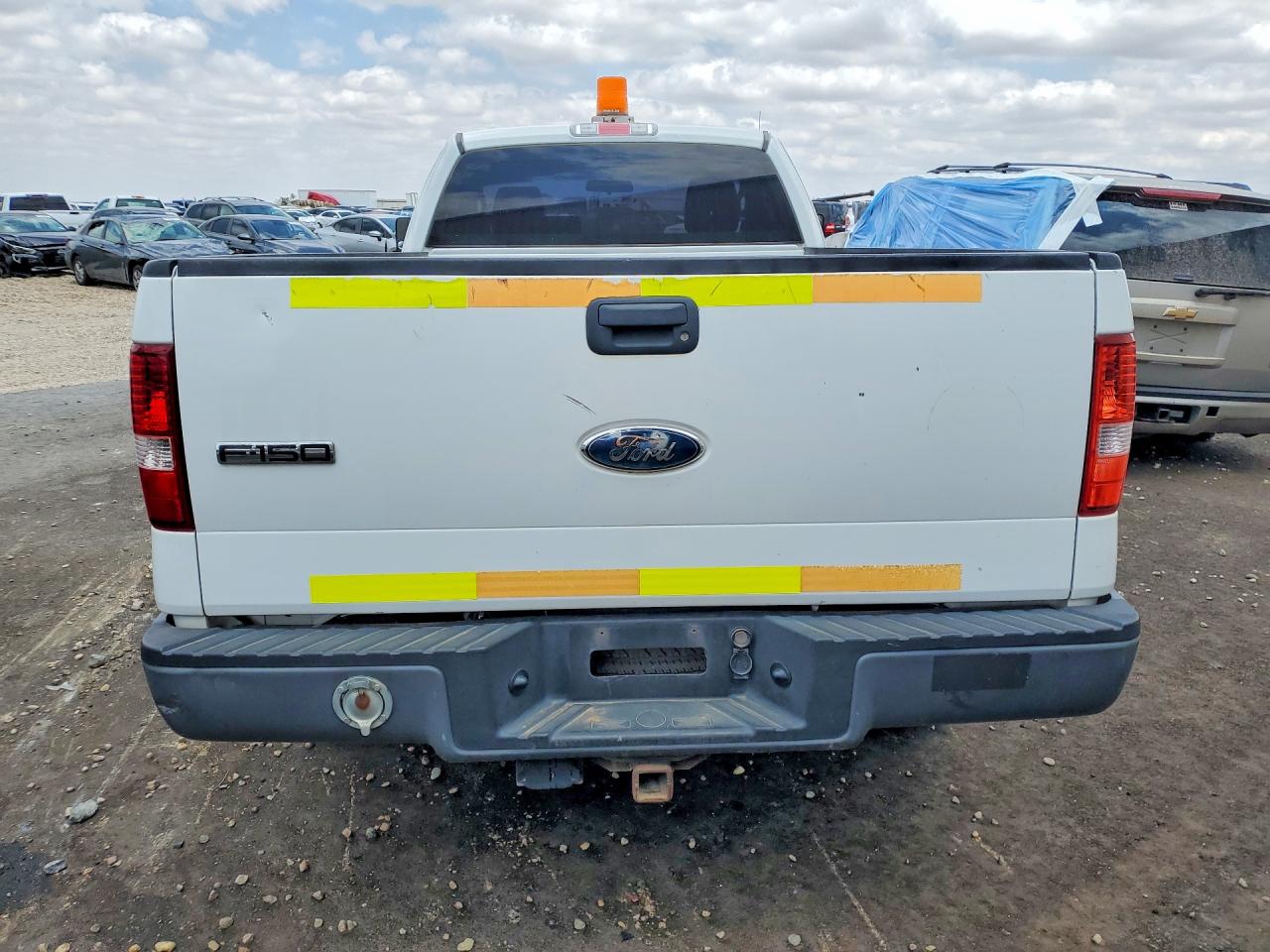 2008 Ford F150 White vin: 1FTRF12W78KB87900