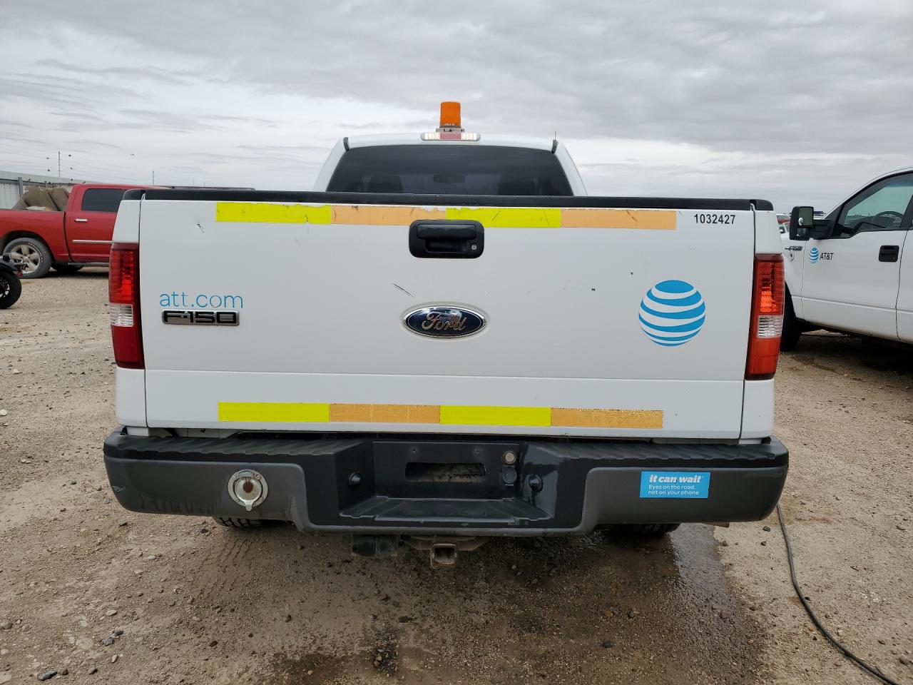 2008 Ford F150 White vin: 1FTRF12W78KB87900 Damage: Tailgate, Heavy Scratch, 1 To 2 Inches