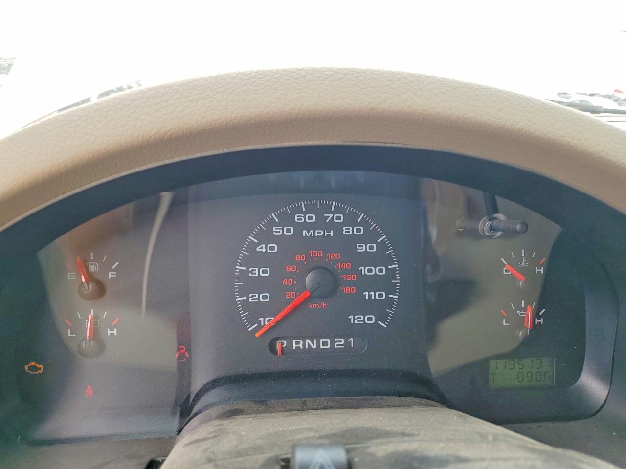 2008 Ford F150 White vin: 1FTRF12W78KB87900