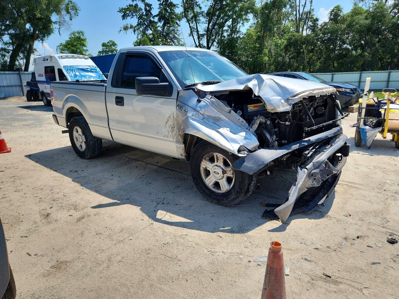 2009 Ford F150 Серебряный vin: 1FTRF12W79KB52422