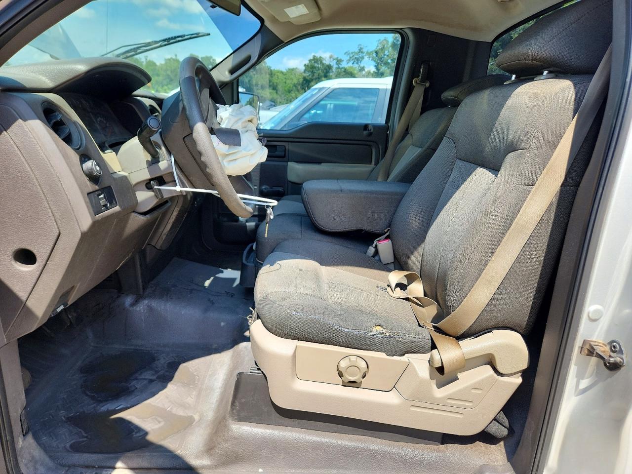 2009 Ford F150 Серебряный vin: 1FTRF12W79KB52422