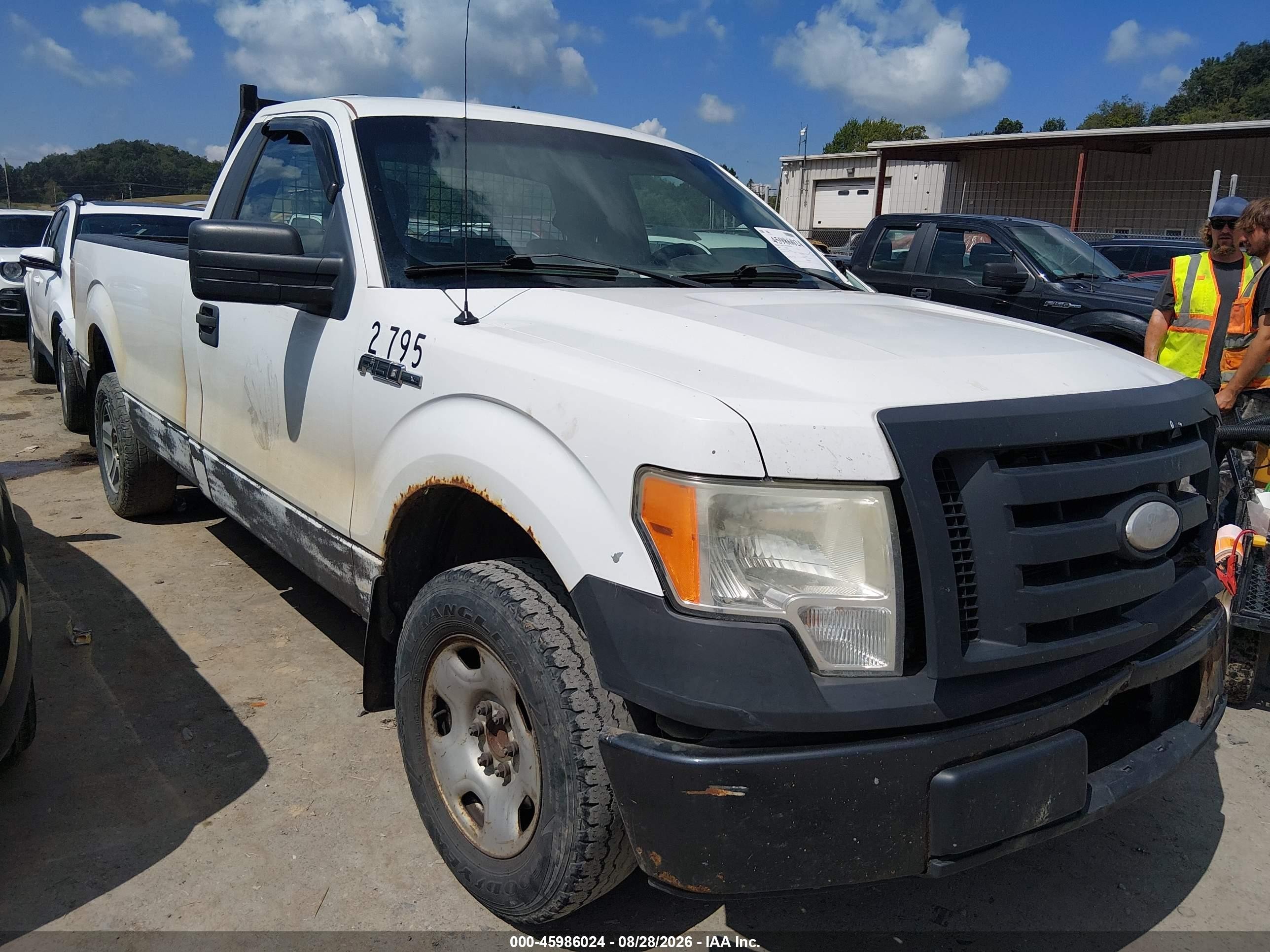 2009 Ford F-150   White vin: 1FTRF12W79KB89650