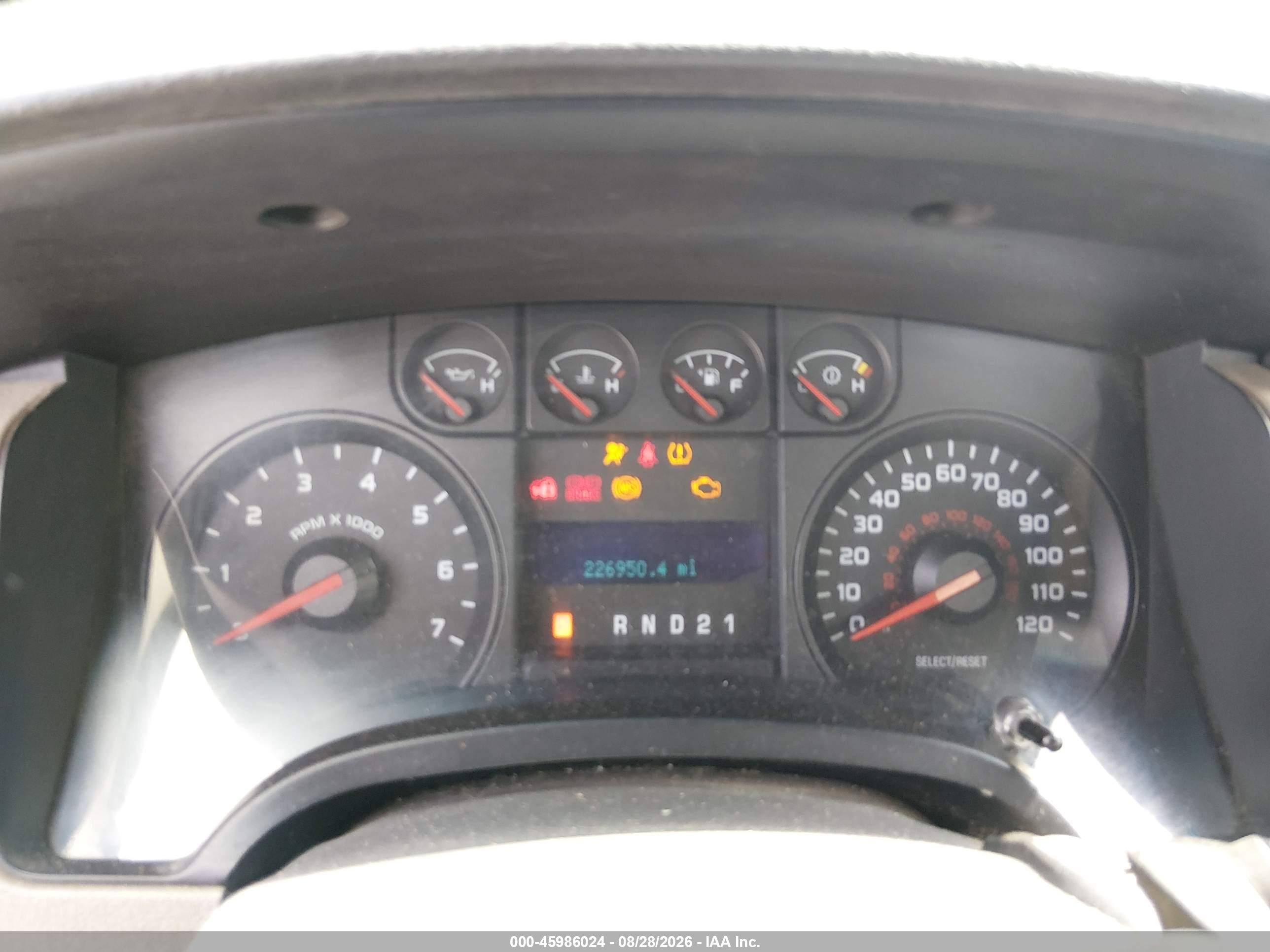 2009 Ford F-150   White vin: 1FTRF12W79KB89650