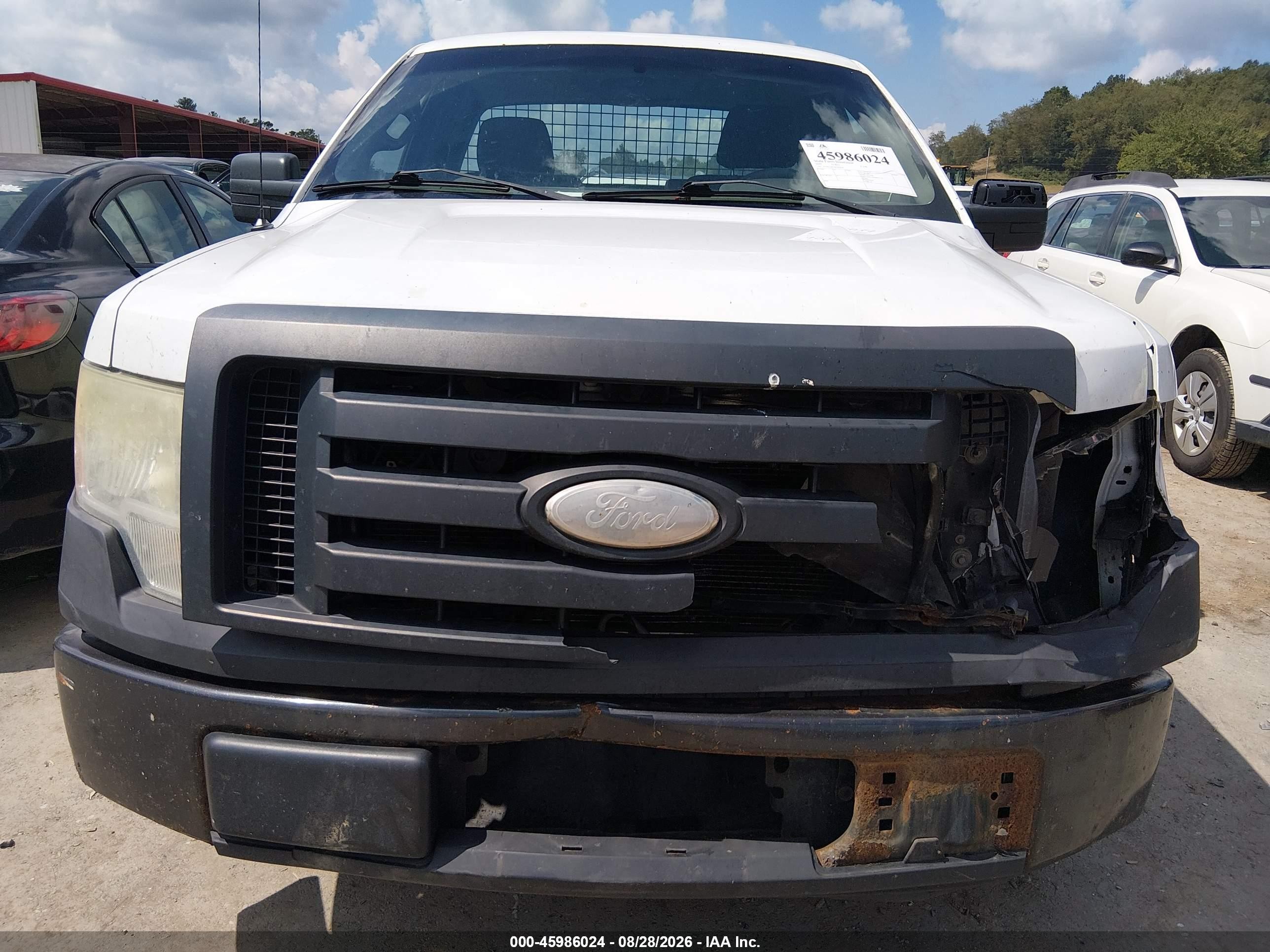 2009 Ford F-150   White vin: 1FTRF12W79KB89650