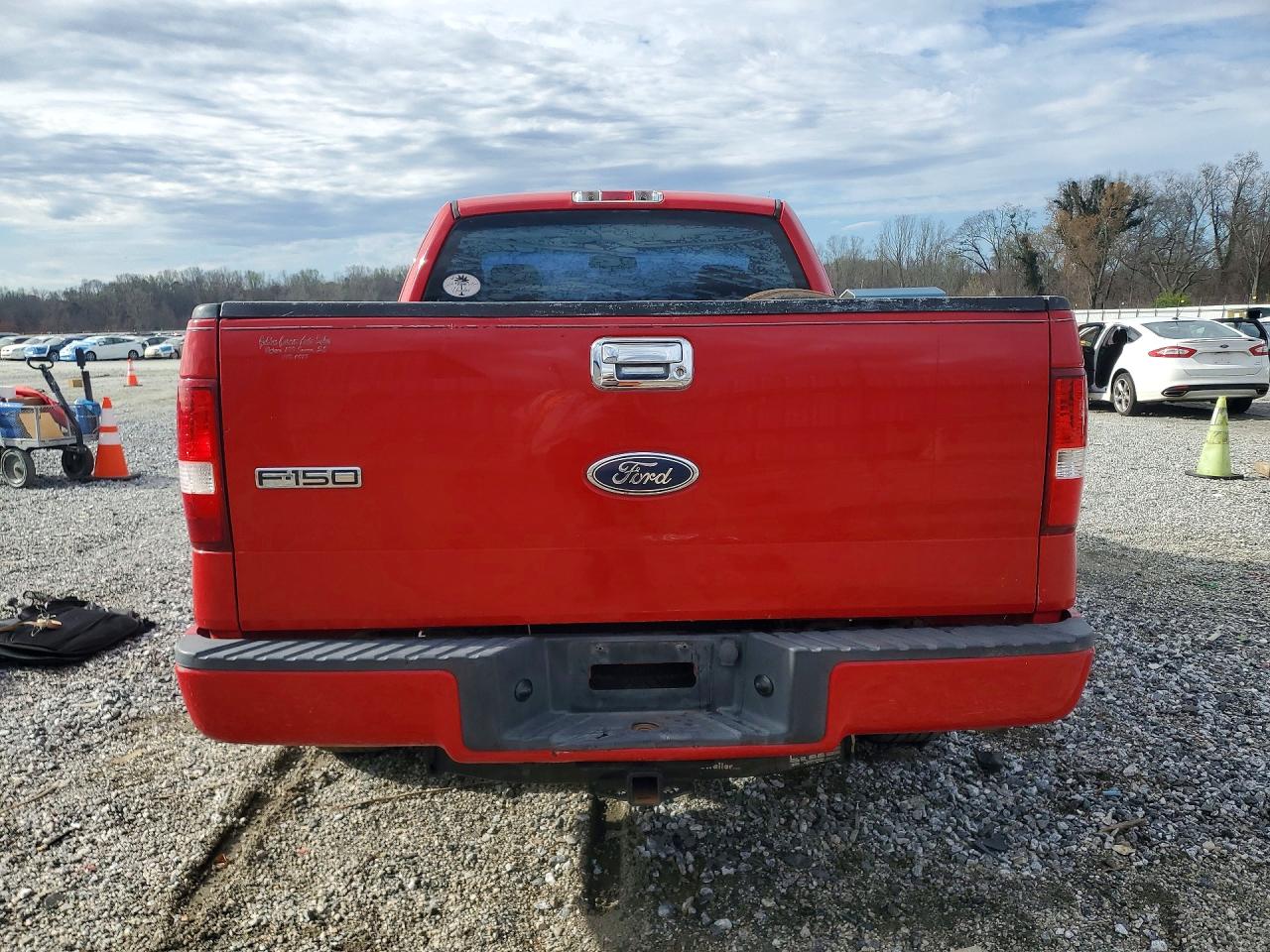 2004 Ford F150 Red vin: 1FTRF12W84NB29349