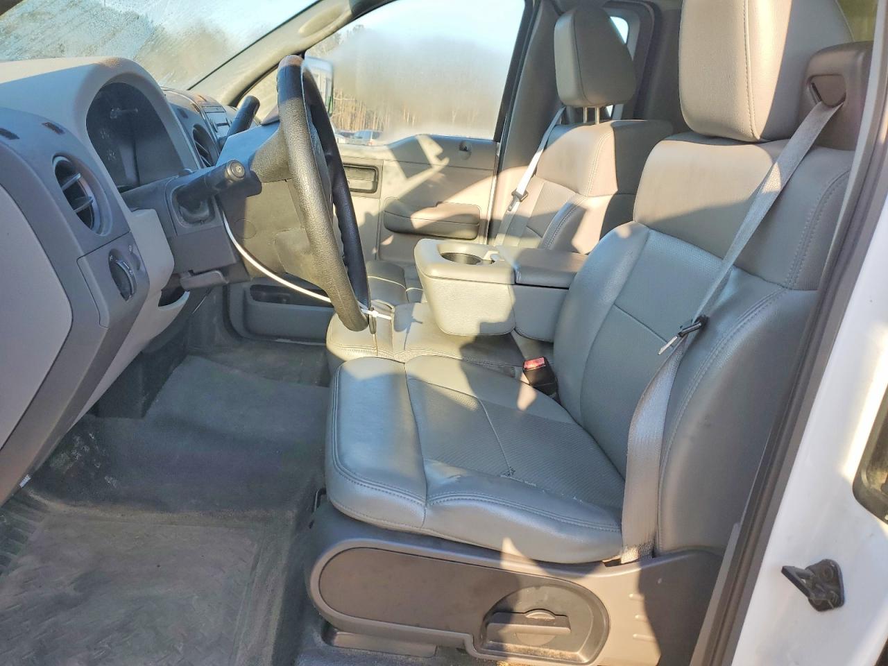 2004 Ford F150 White vin: 1FTRF12W84NB49083