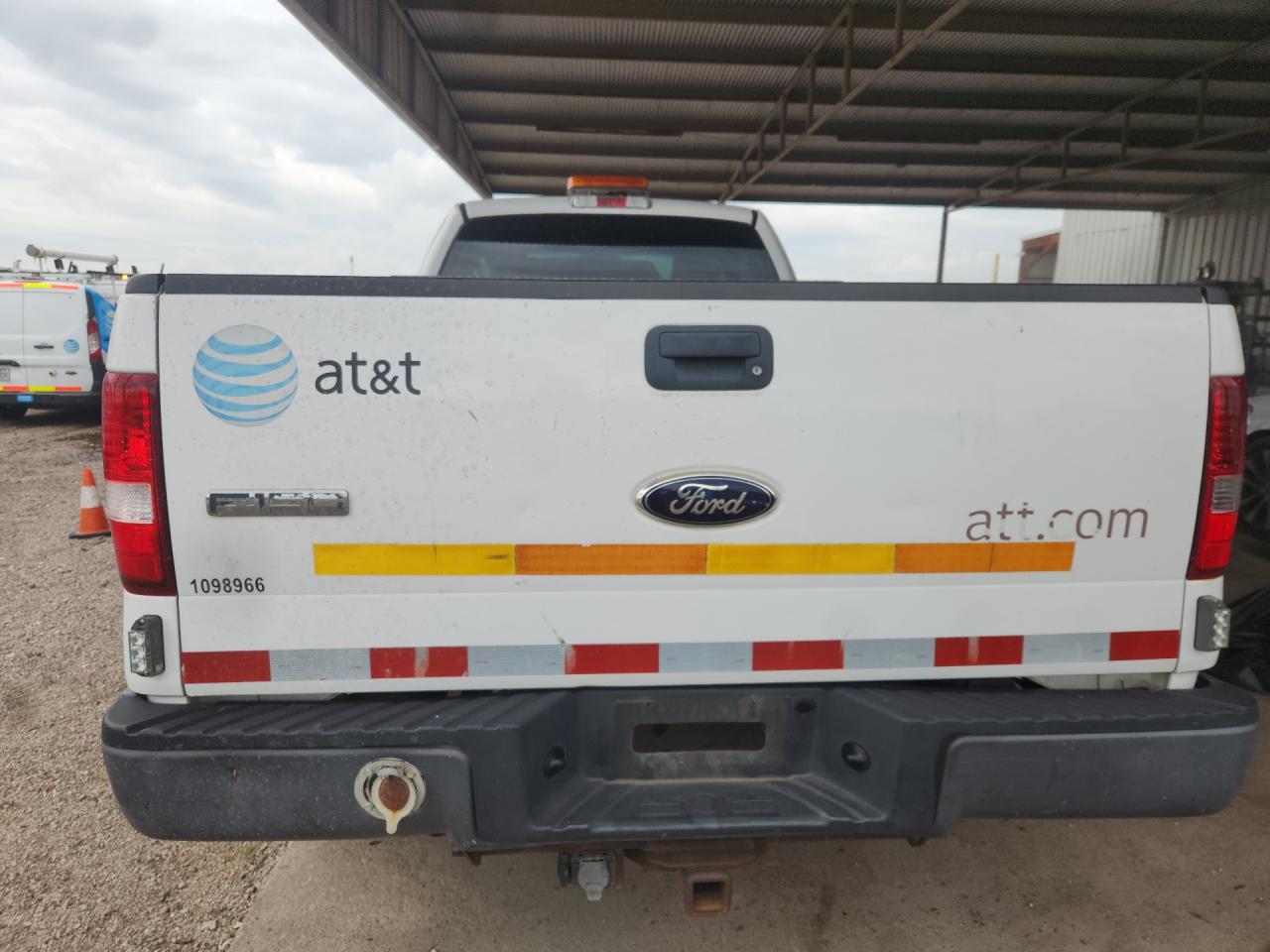 2007 Ford F150 White vin: 1FTRF12W87KD54179 Damage: Left Rear Marker Lamp, Aftermarket, Acceptable
