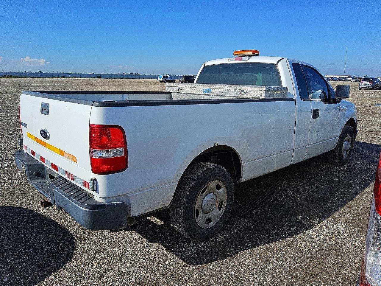 2007 Ford F150 White vin: 1FTRF12W87KD54179