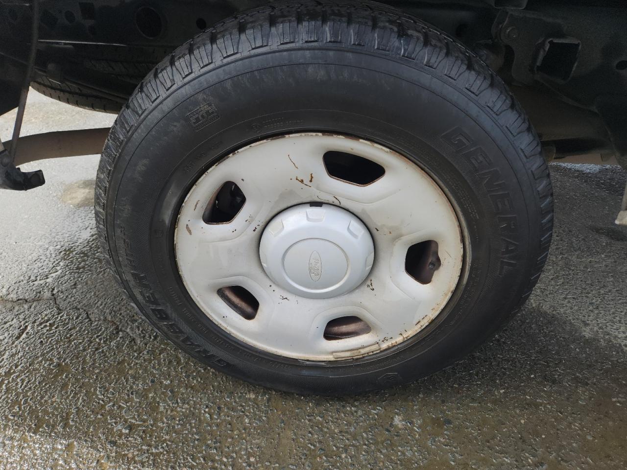 2007 Ford F150 White vin: 1FTRF12W87NA84157 Damage: Right Rear Wheel, Corrosion, > 12 Inches