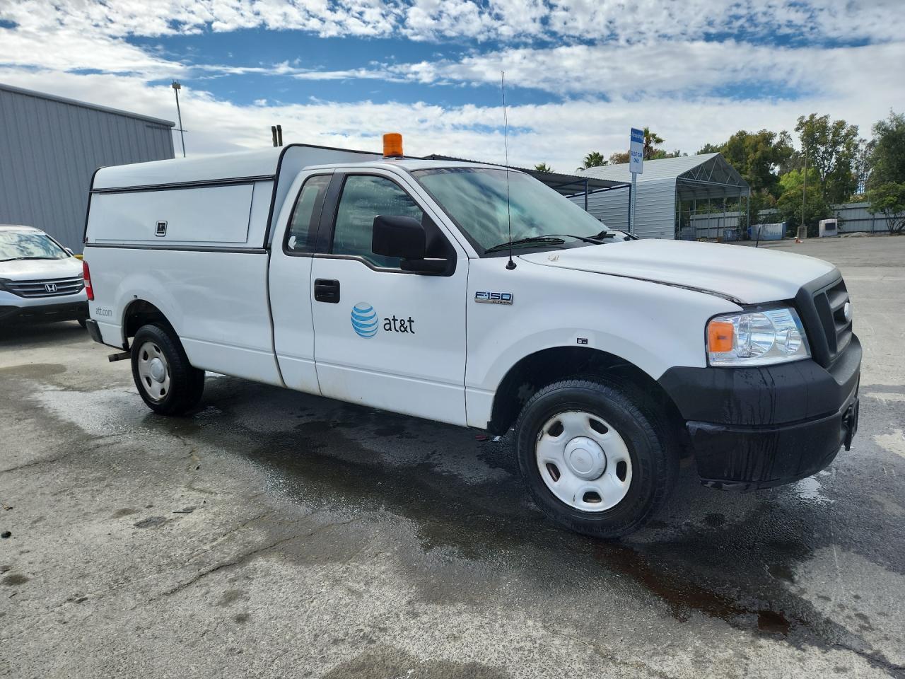 2007 Ford F150 White vin: 1FTRF12W87NA84157 Damage: Hardtop Shell, Aftermarket, Acceptable