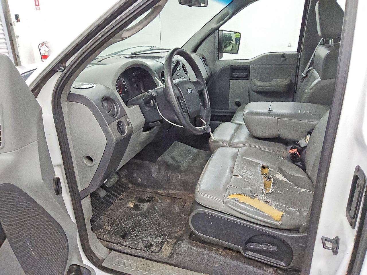 2008 Ford F150 White vin: 1FTRF12W88KE22756