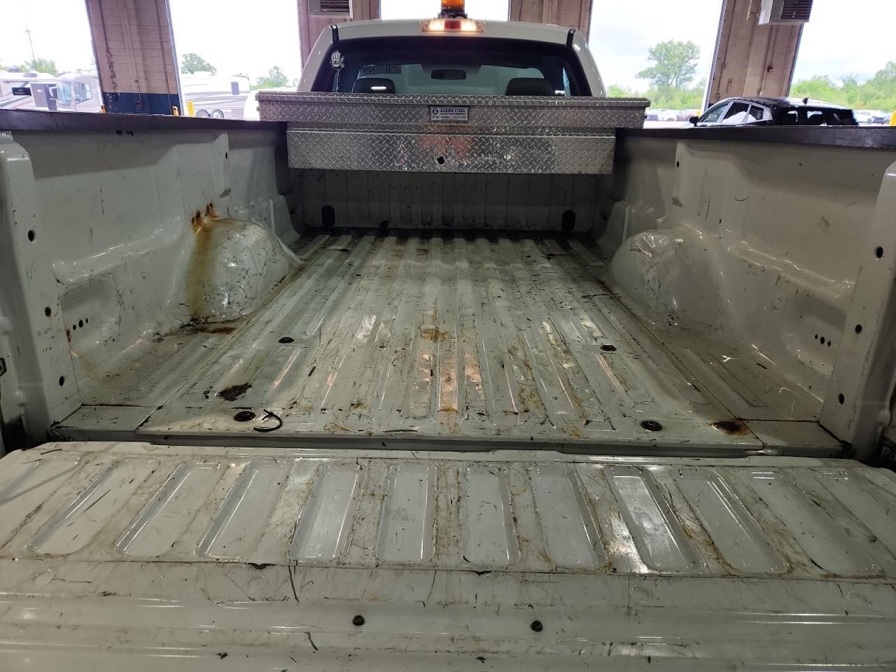 2009 Ford F150 White vin: 1FTRF12W89KA23802 Damage: Pickup Bed, Dent(S) W/ Paint Dmg, > 12 Inches