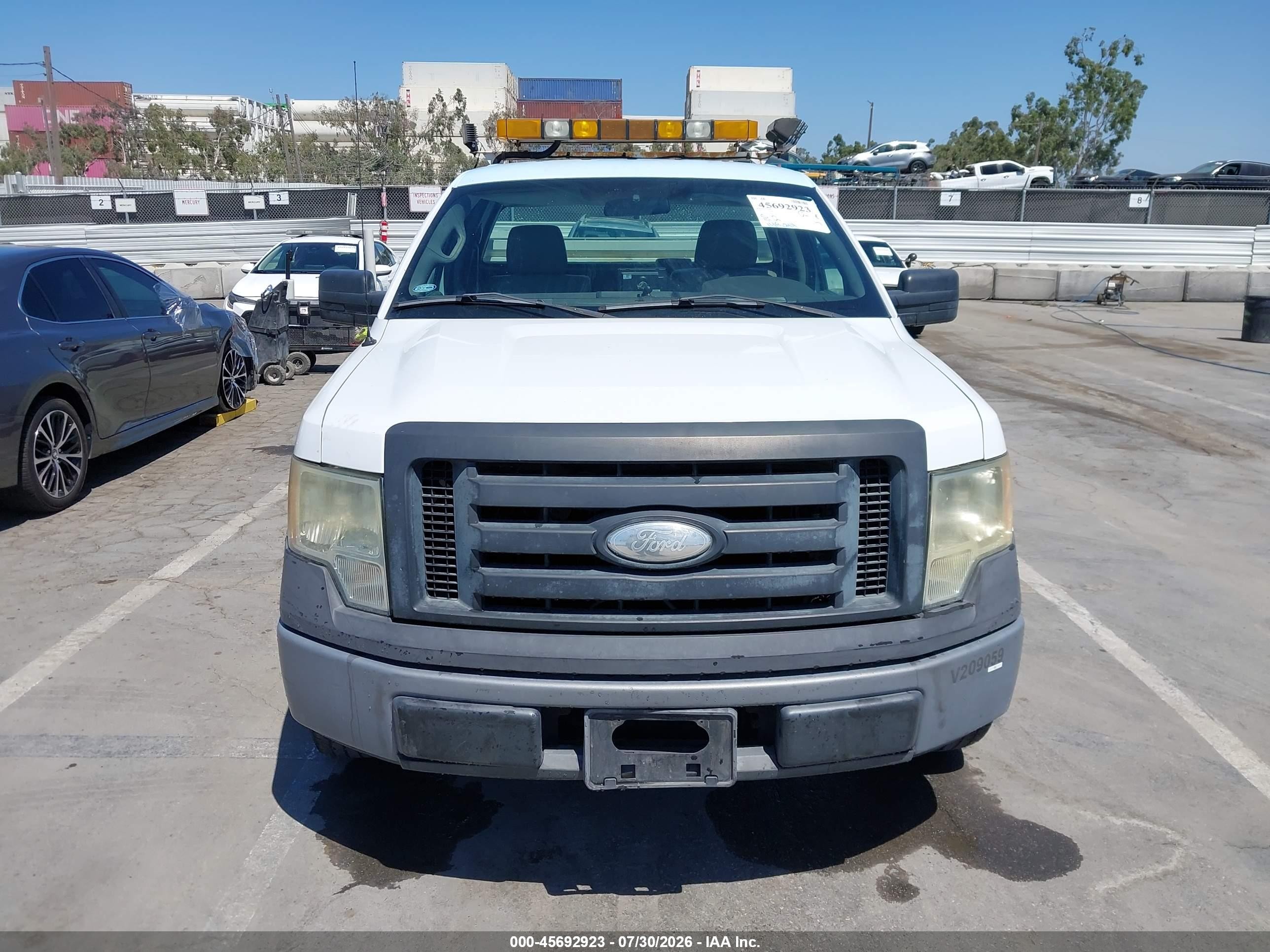 2009 Ford F-150 Stx/xl/xl W/midbox Prep/xlt/xlt W/midbox Prep White vin: 1FTRF12W89KC43182