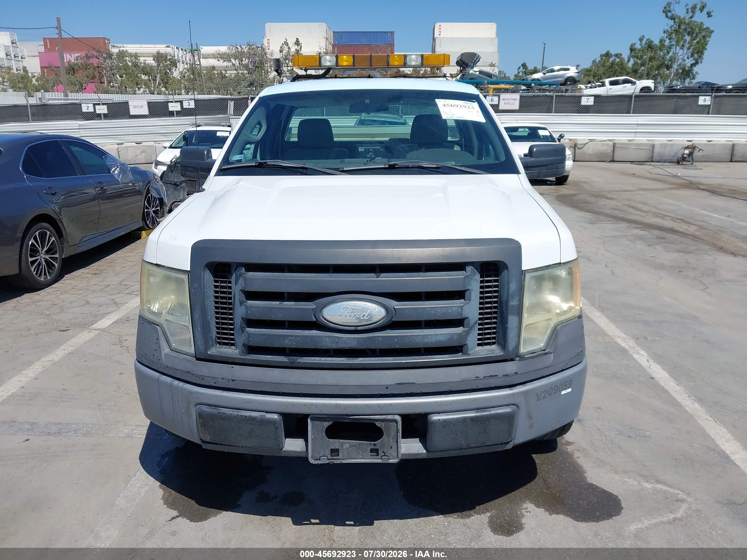 2009 Ford F-150 Stx/xl/xl W/midbox Prep/xlt/xlt W/midbox Prep White vin: 1FTRF12W89KC43182