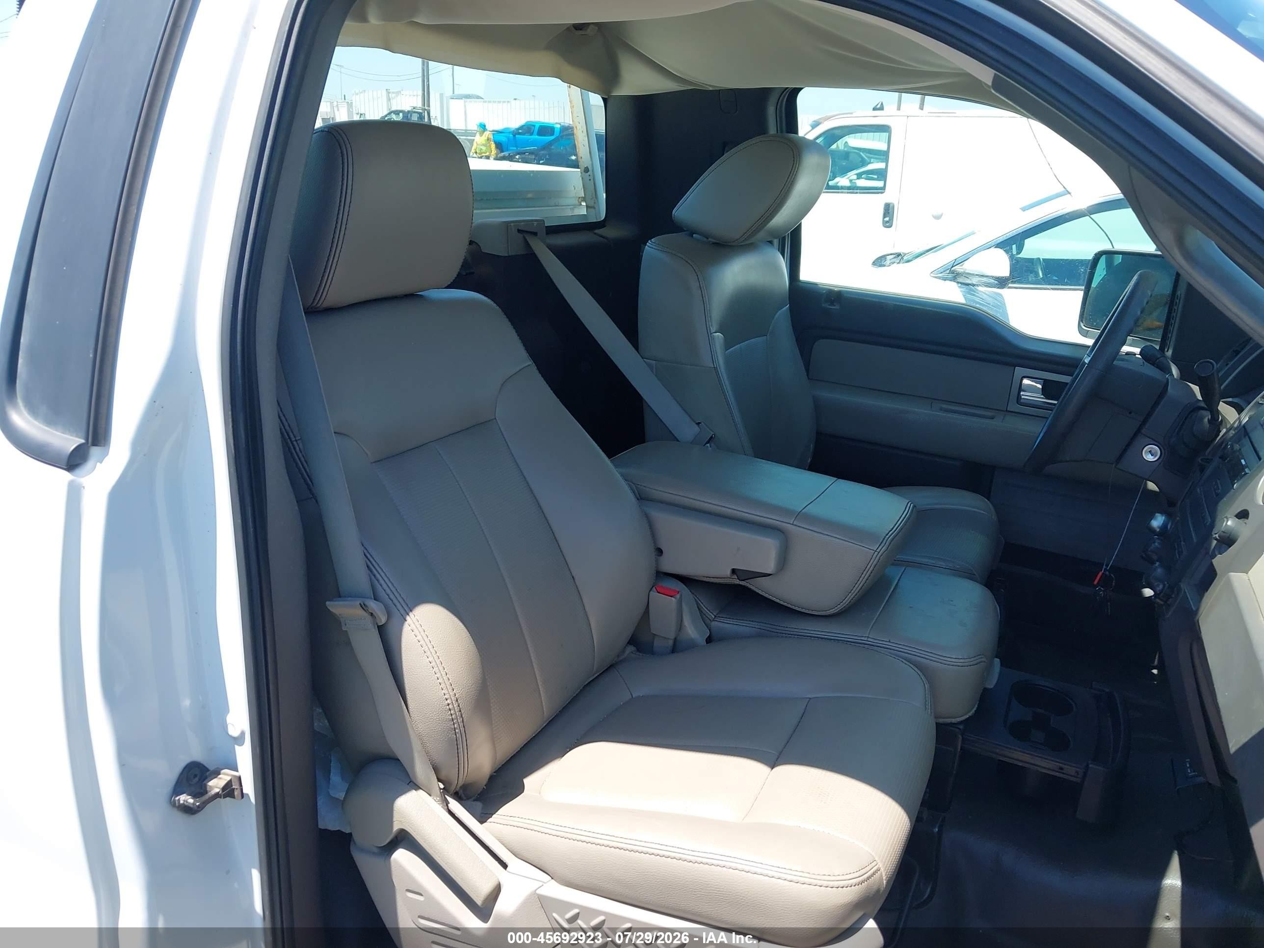 2009 Ford F-150 Stx/xl/xl W/midbox Prep/xlt/xlt W/midbox Prep White vin: 1FTRF12W89KC43182
