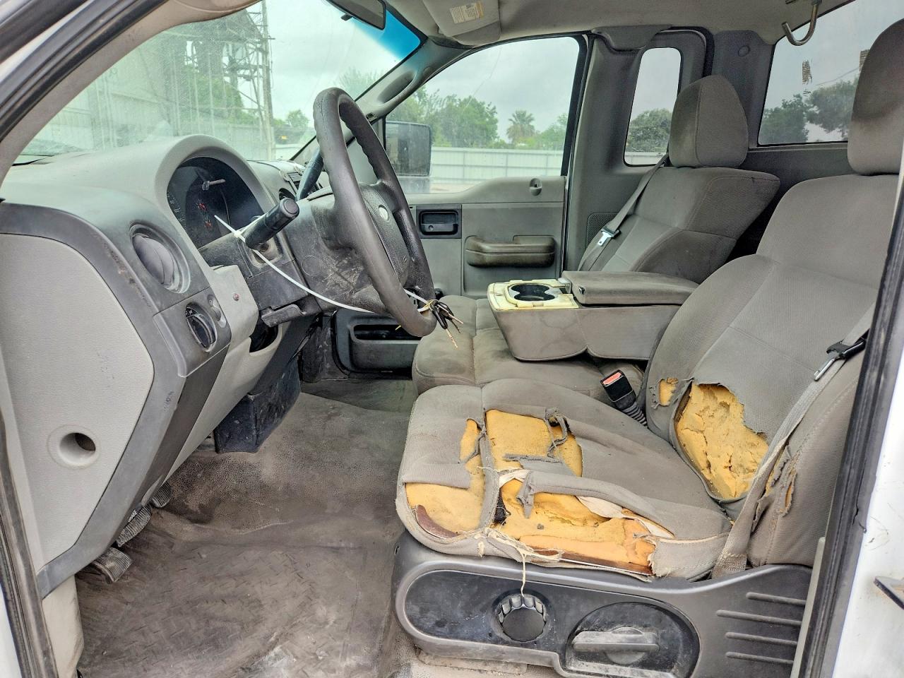 2004 Ford F150 White vin: 1FTRF12W94NC12367
