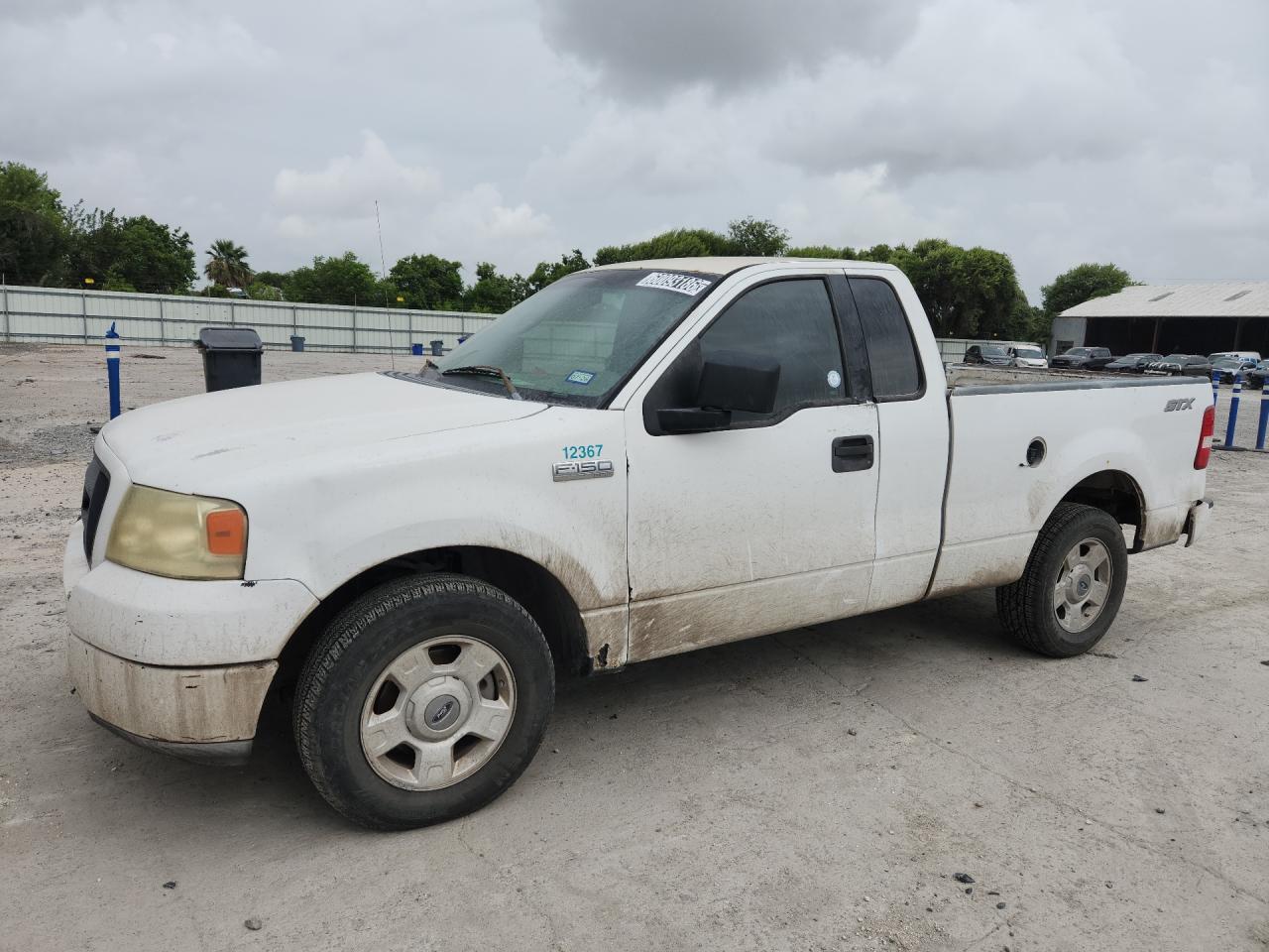 2004 Ford F150 White vin: 1FTRF12W94NC12367 Damage: Left Front Fender, Rust, 7 To 8 Inches