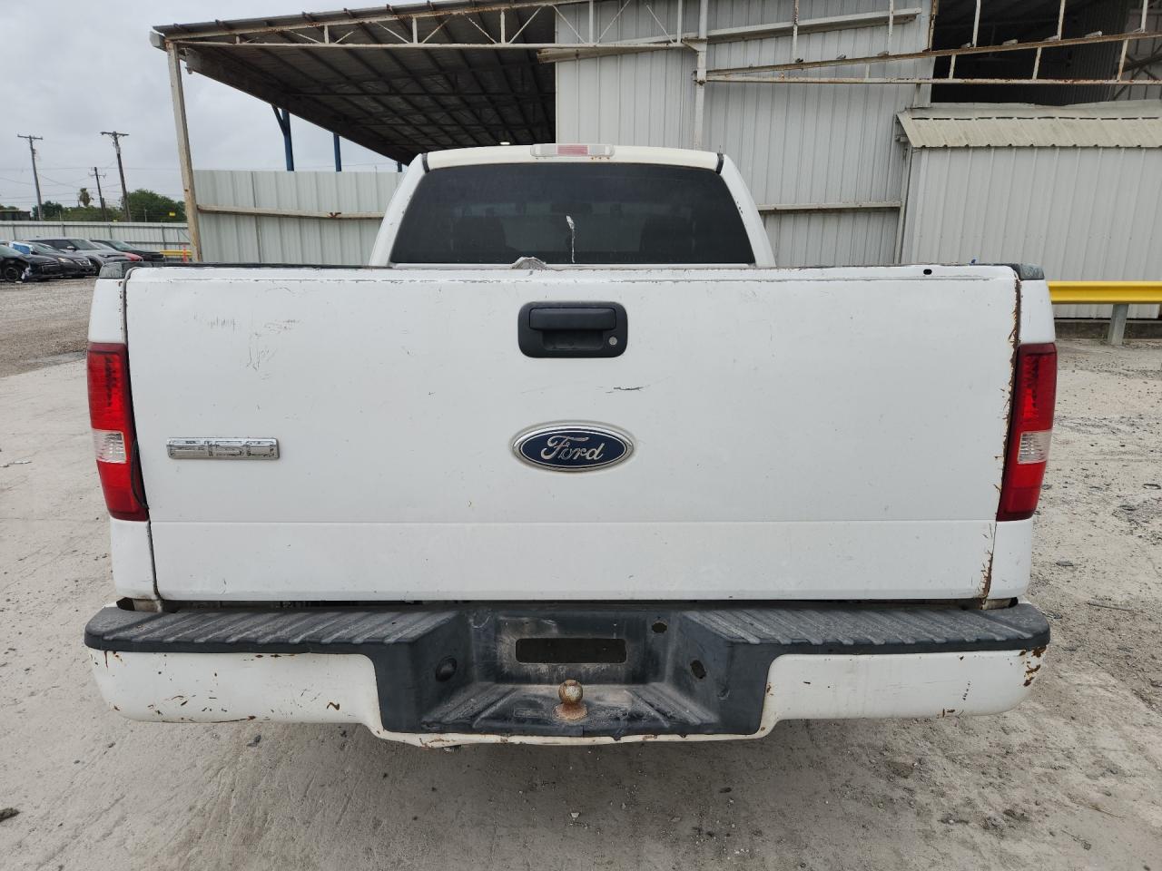 2004 Ford F150 White vin: 1FTRF12W94NC12367 Damage: Tailgate, Heavy Scratch, > 12 Inches
